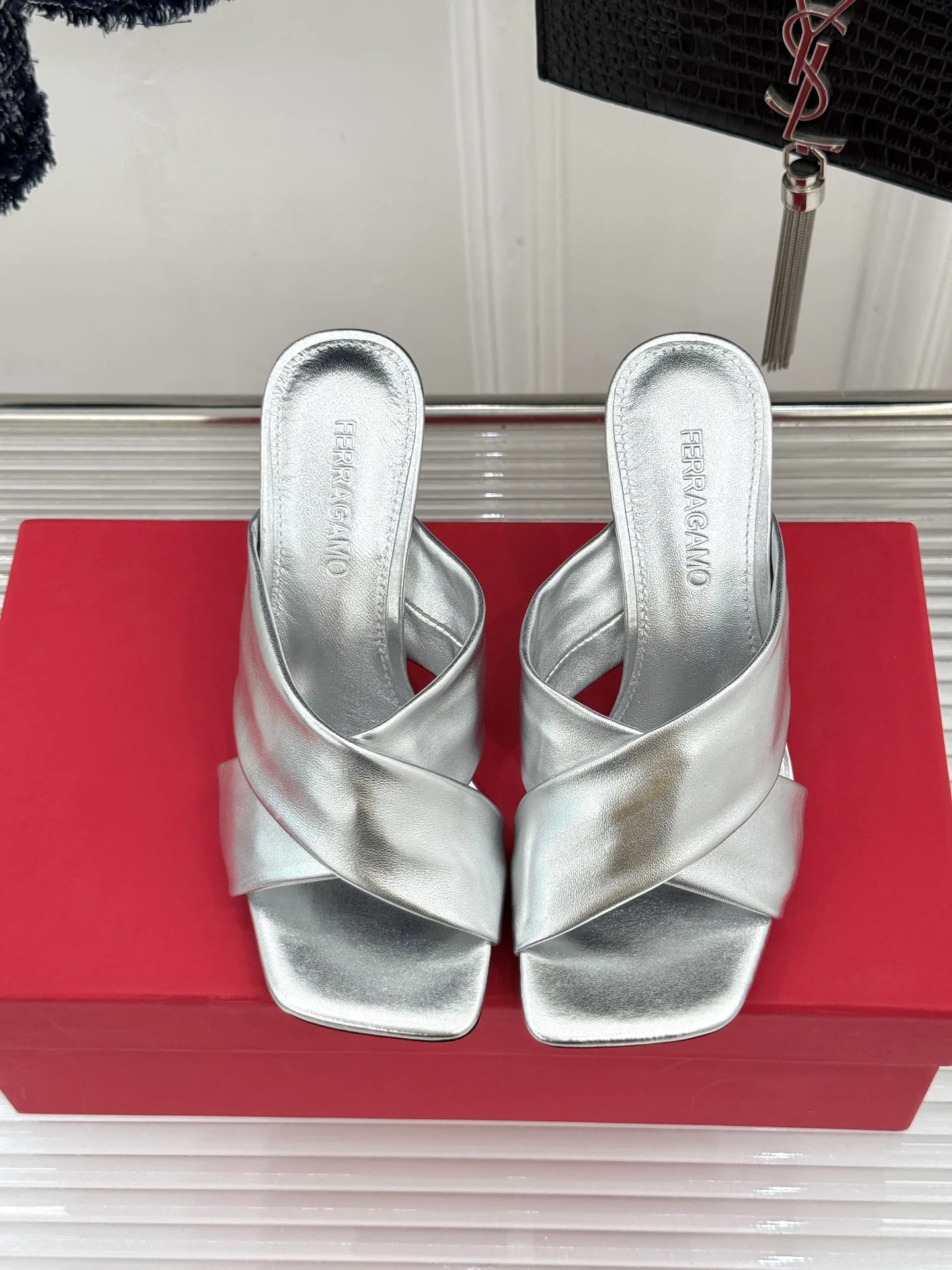 Туфли Женские Salvatore Ferragamo 11203320