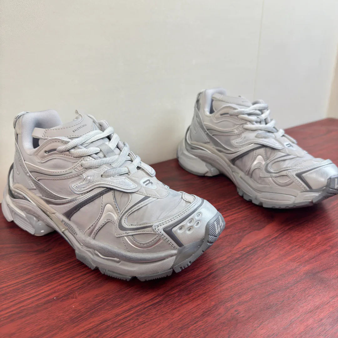 Кроссовки Женские Balenciaga 17722581