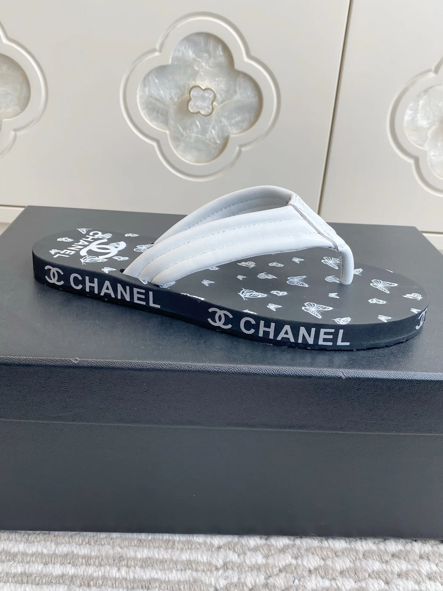 Шлепанцы Женские Chanel 11909738