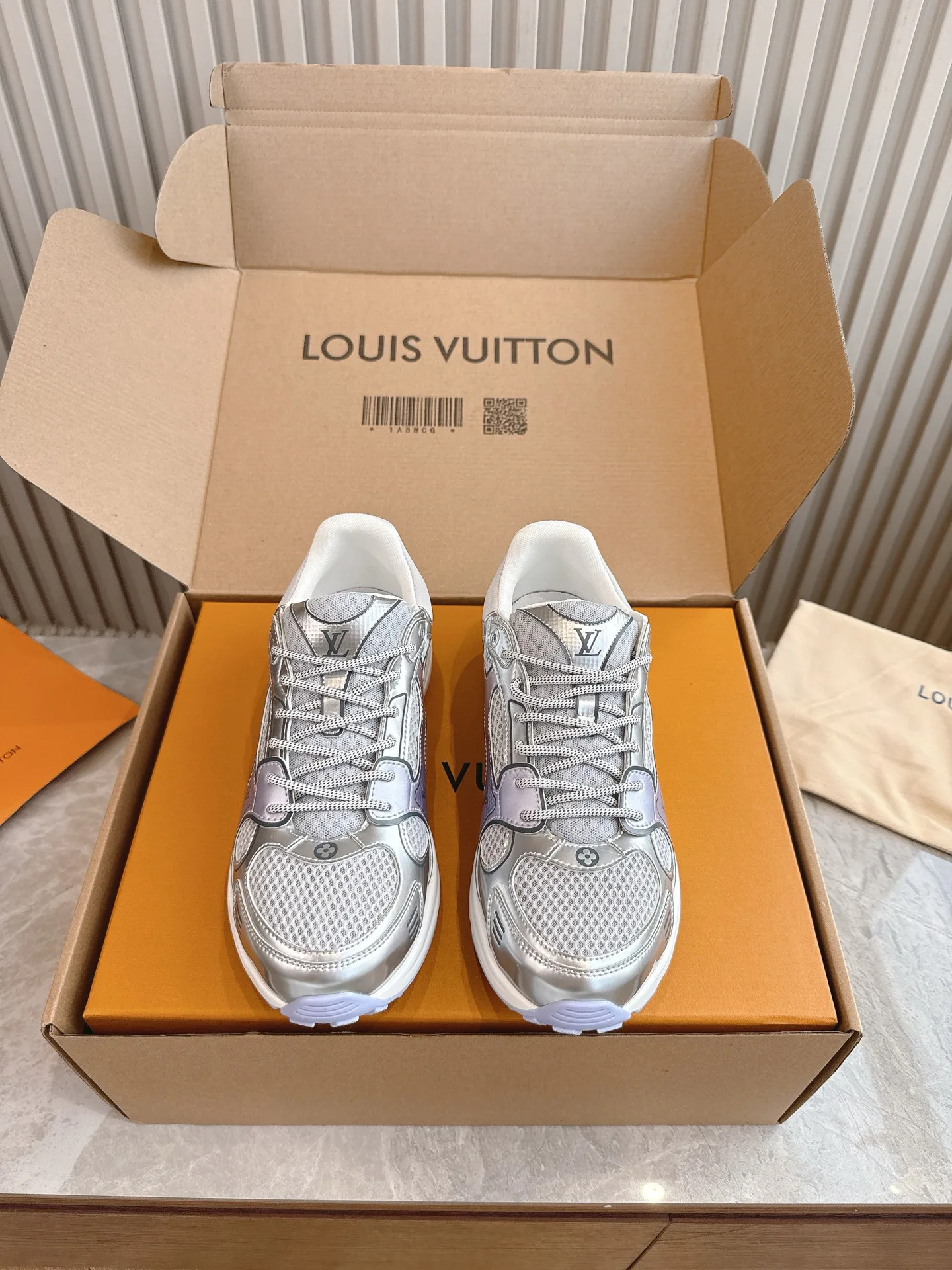 Кроссовки Мужские Louis Vuitton 8979806