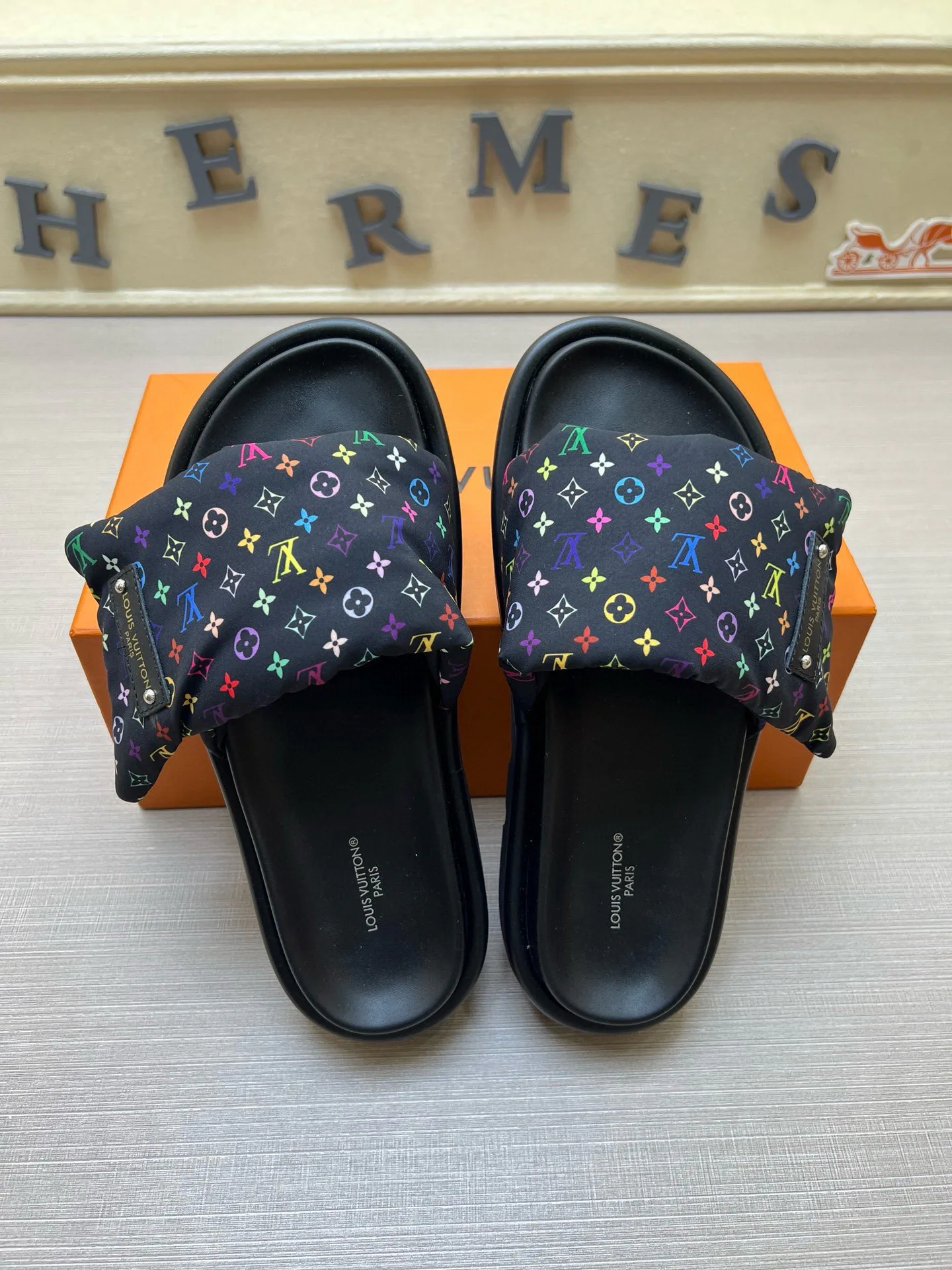 Шлепанцы Женские Louis Vuitton 9801576