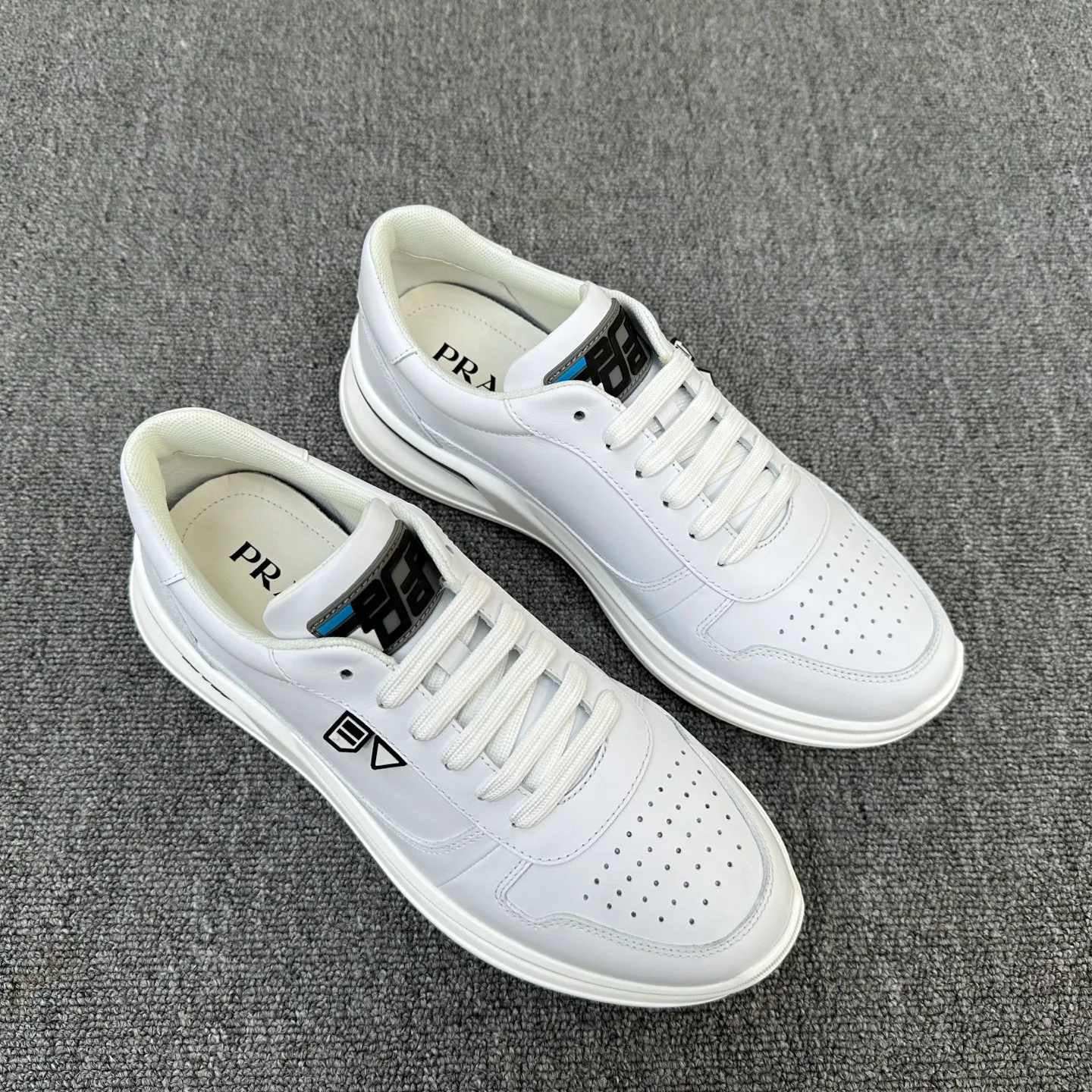 Кроссовки Мужские Prada 18076338
