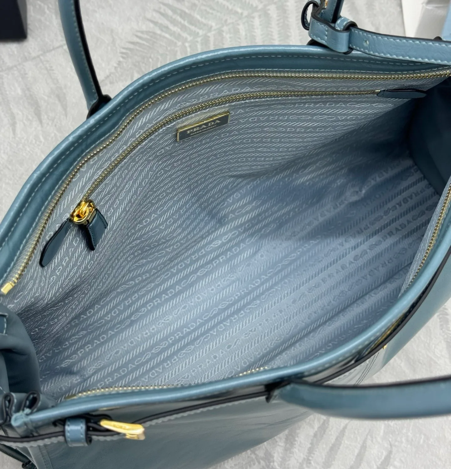 Классические Сумки Женские Prada 11462555