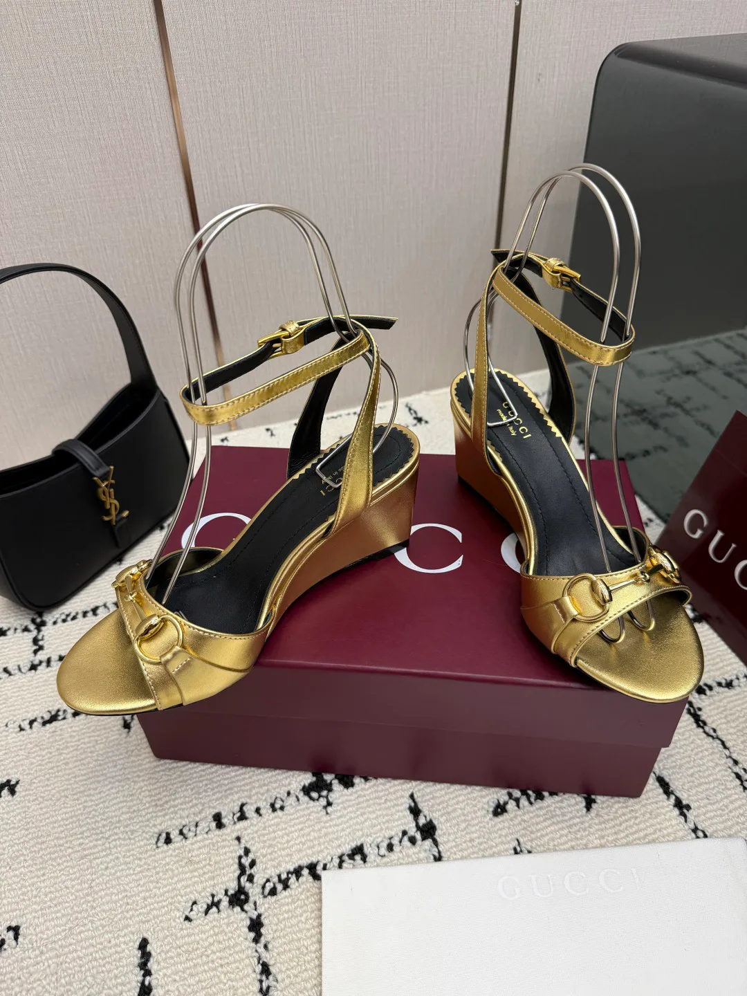 Босоножки Женские Gucci 18049074
