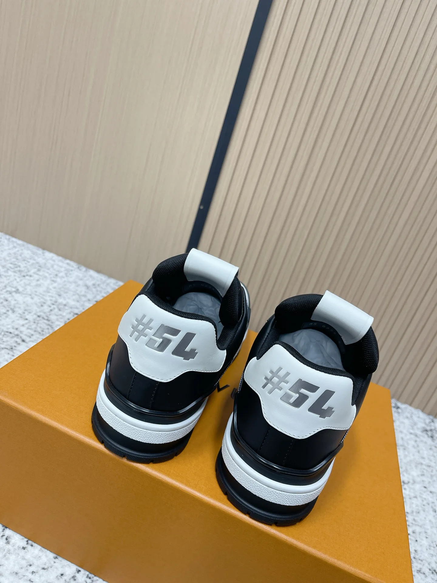 Кроссовки Женские Louis Vuitton 671689