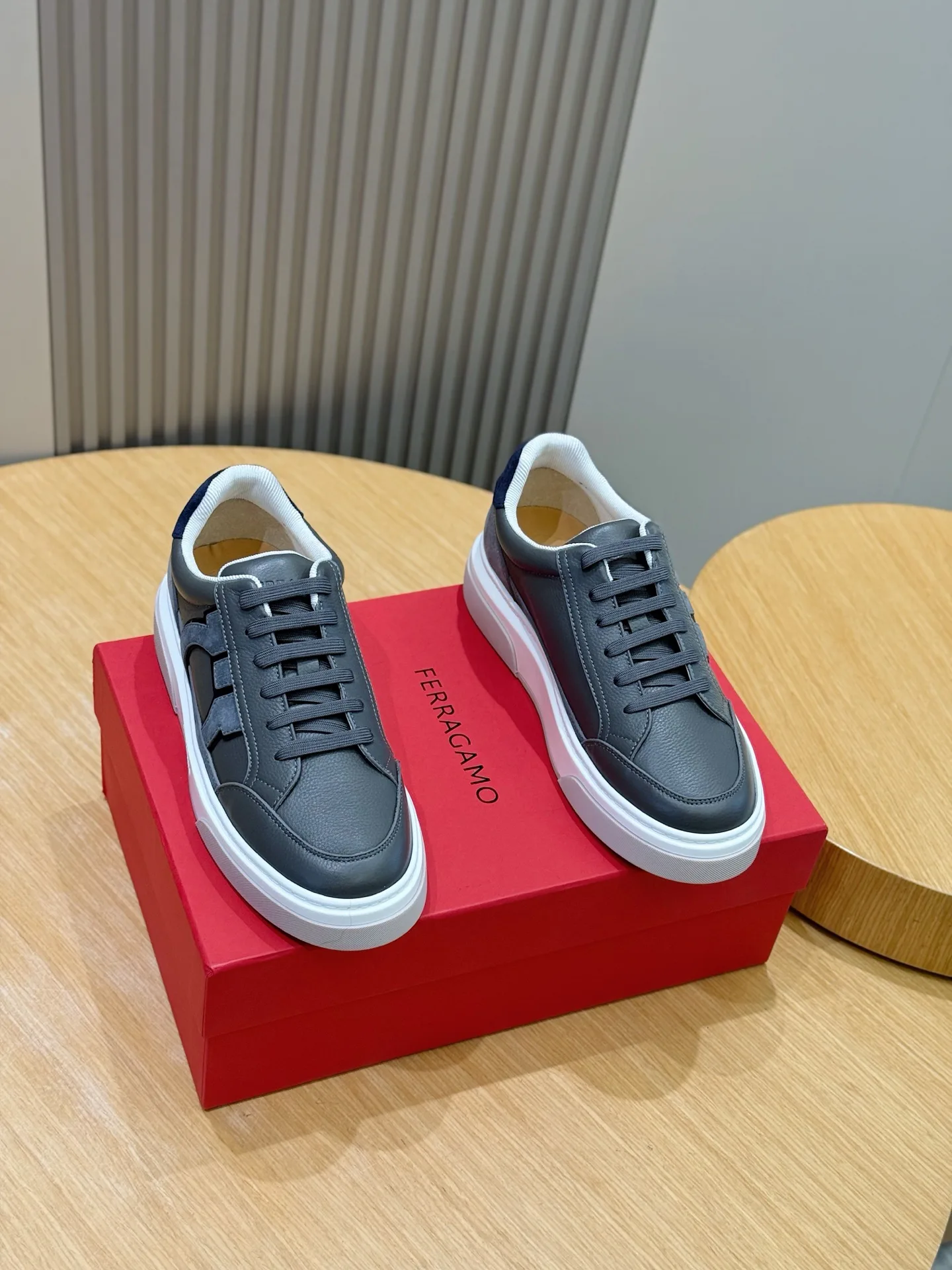 Кроссовки Мужские Salvatore Ferragamo 11704928