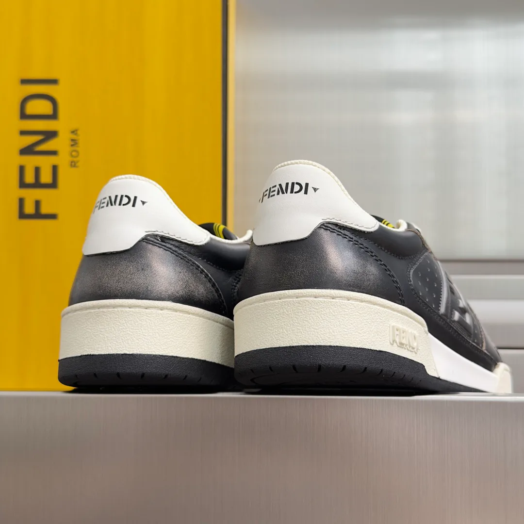 Кроссовки Женские Fendi 17729640