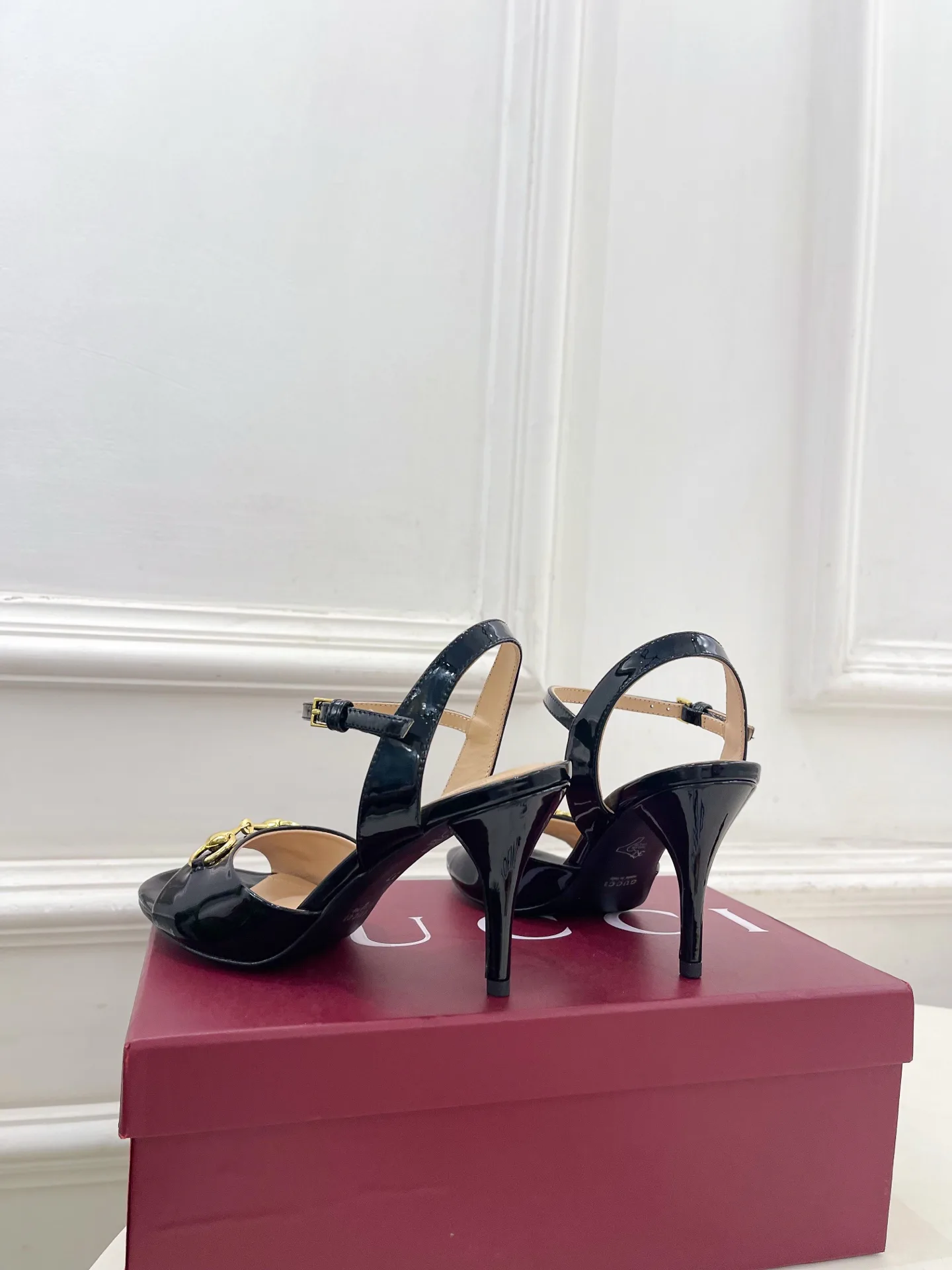 Босоножки Женские Gucci 13218187