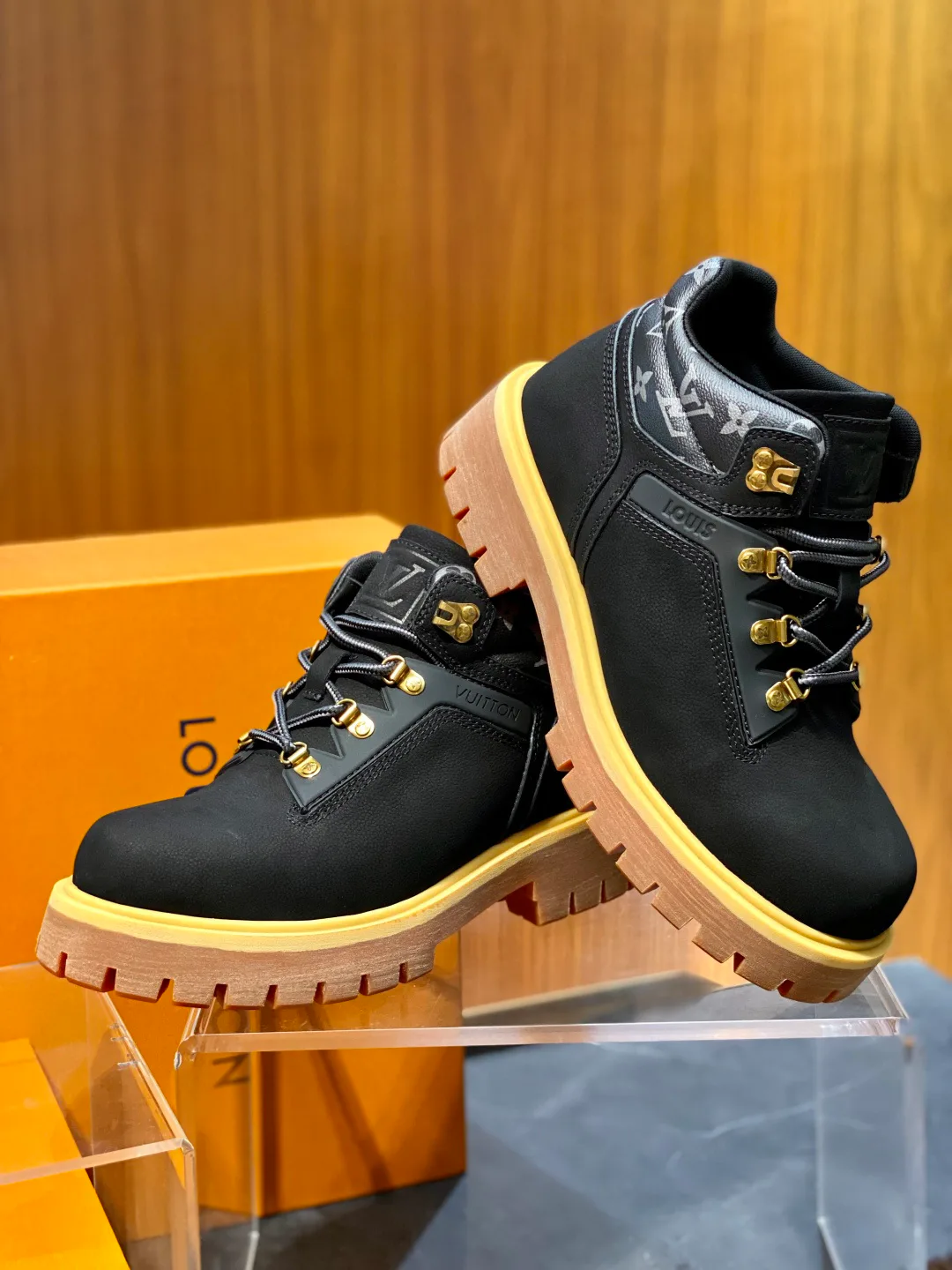 Ботинки Мужские Louis Vuitton 18363479