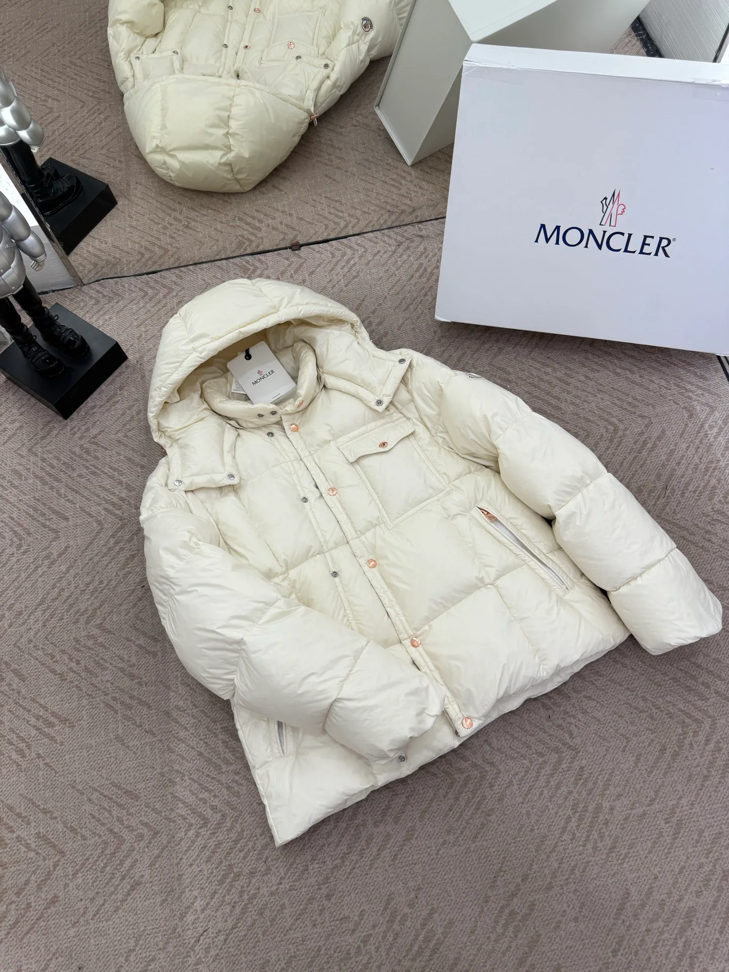 Куртки И Пуховики Женские Moncler 18825225