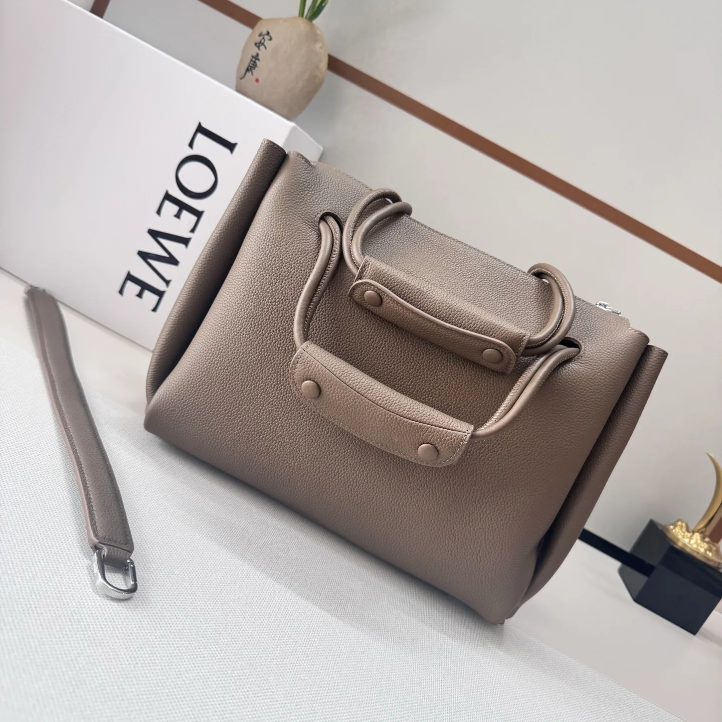Классические Сумки Женские Loewe 690472
