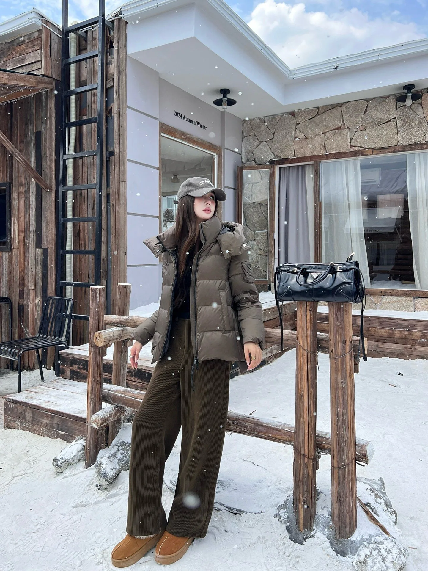 Куртки И Пуховики Женские Prada 18334586
