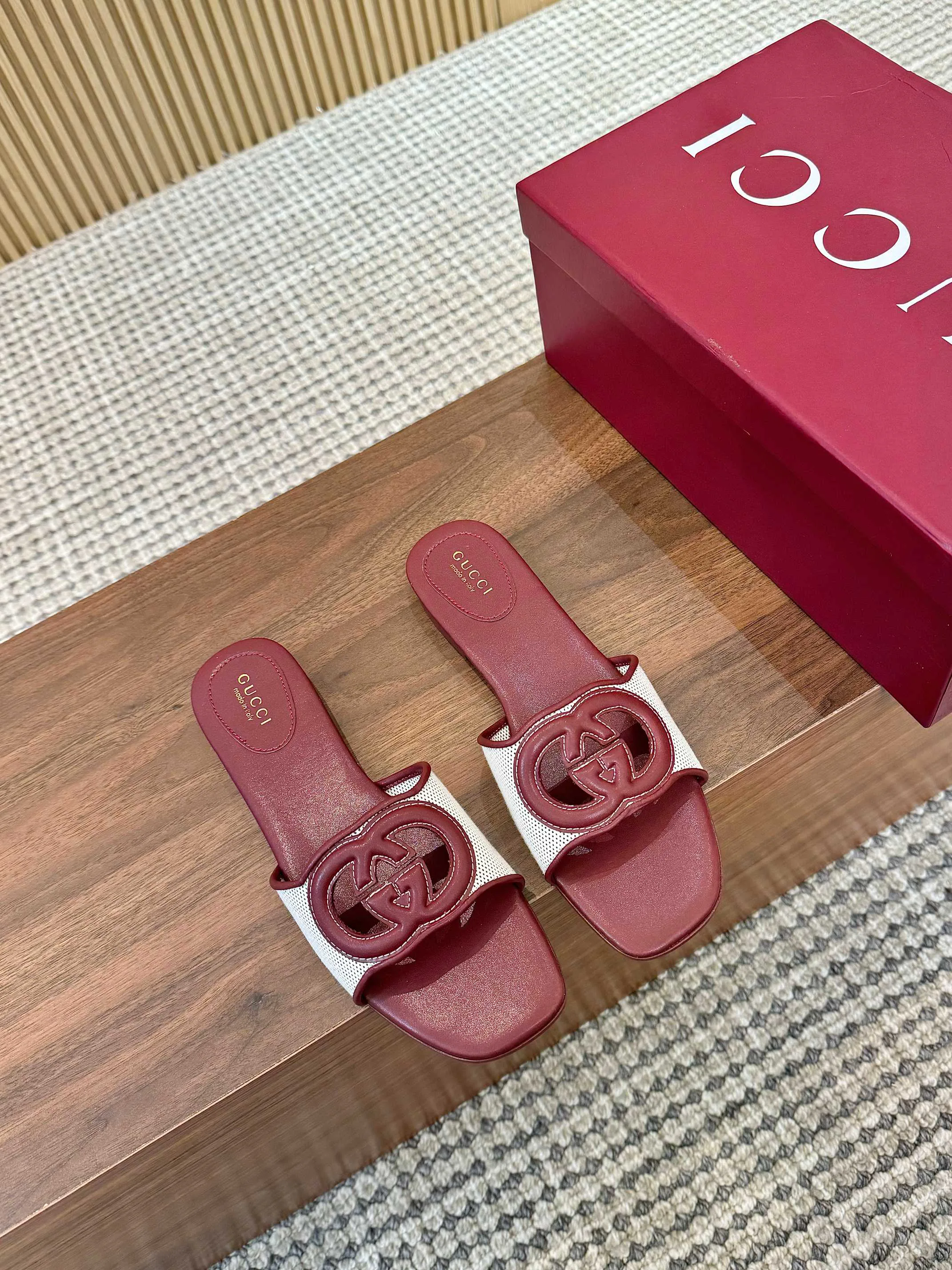 Шлепанцы Женские Gucci 11890978