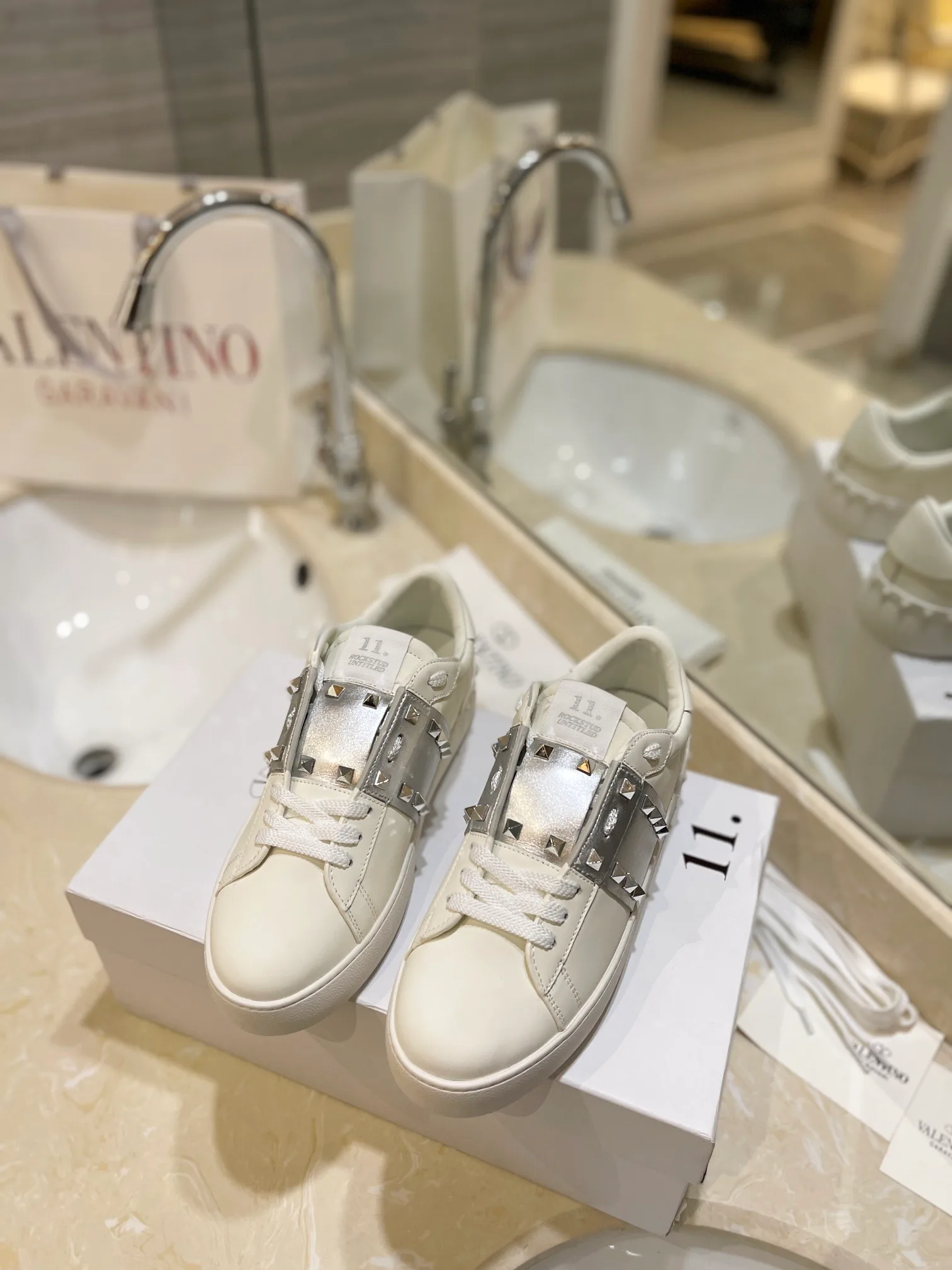 Кроссовки Женские Valentino 615581