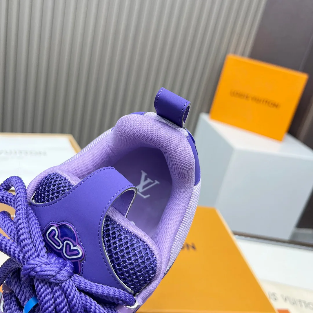 Кроссовки Женские Louis Vuitton 11707365