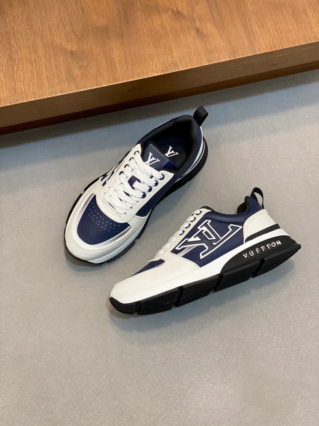 Кроссовки Мужские Louis Vuitton 11250174