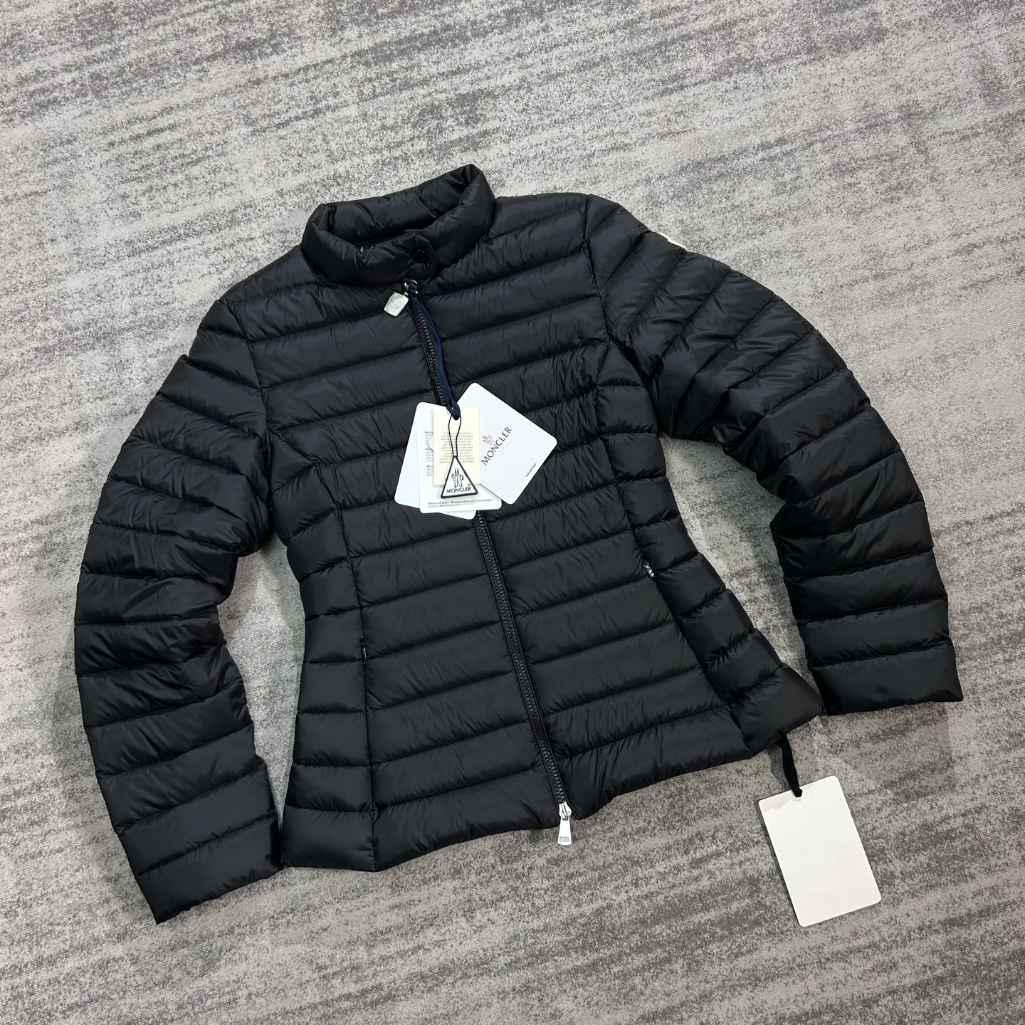 Куртки И Пуховики Женские Moncler 18133832