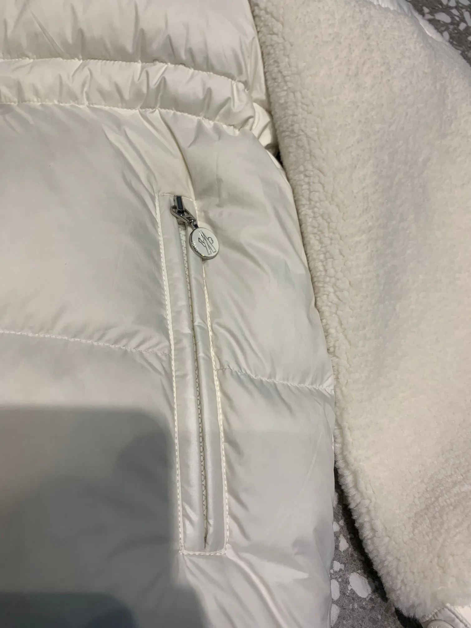 Куртки И Пуховики Женские Moncler 18606646