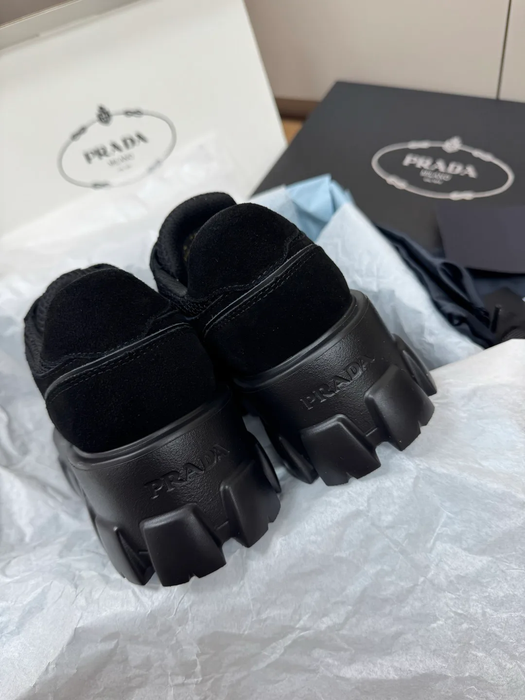 Кроссовки Женские Prada 18554590