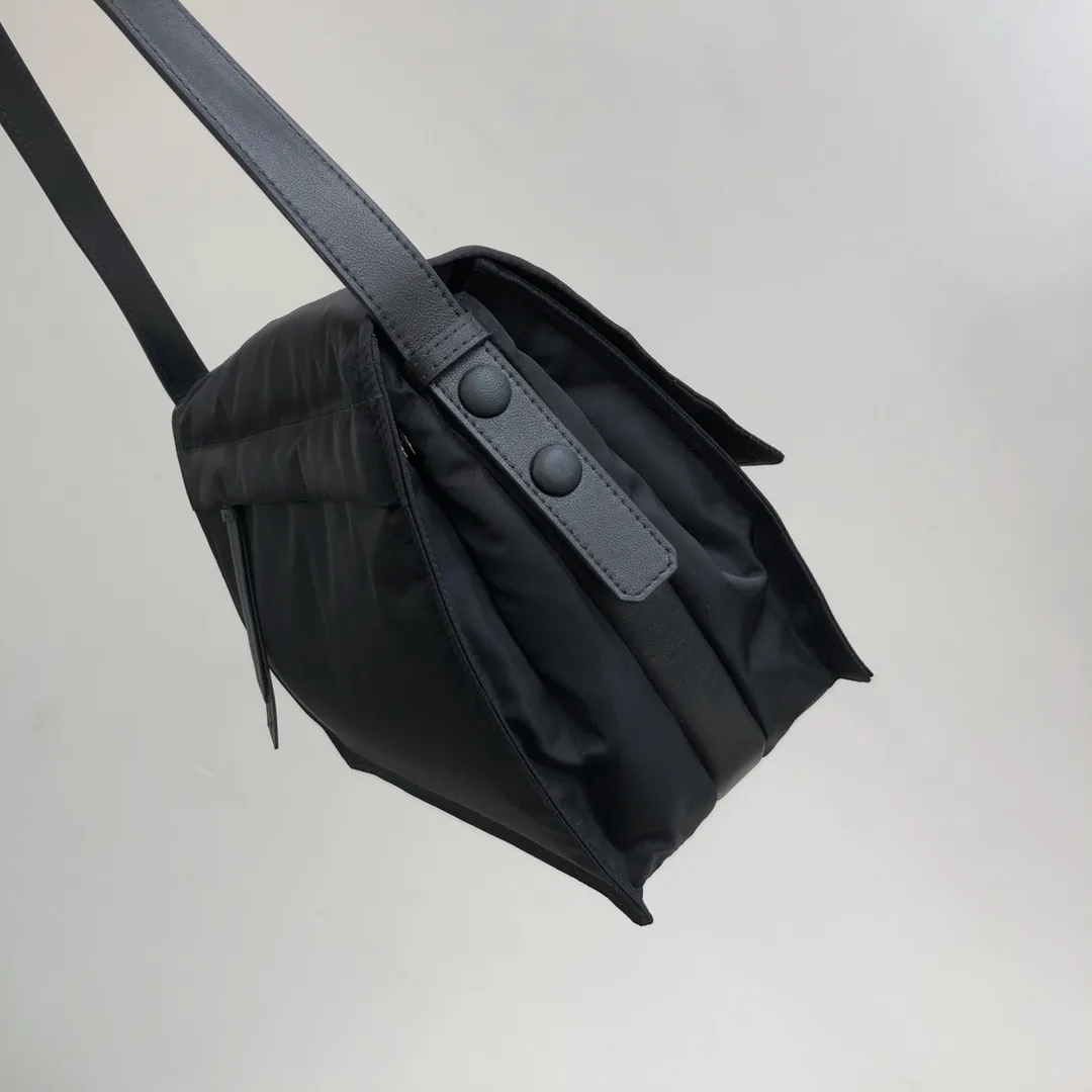 Сумки На Ремне Женские Prada 11910753