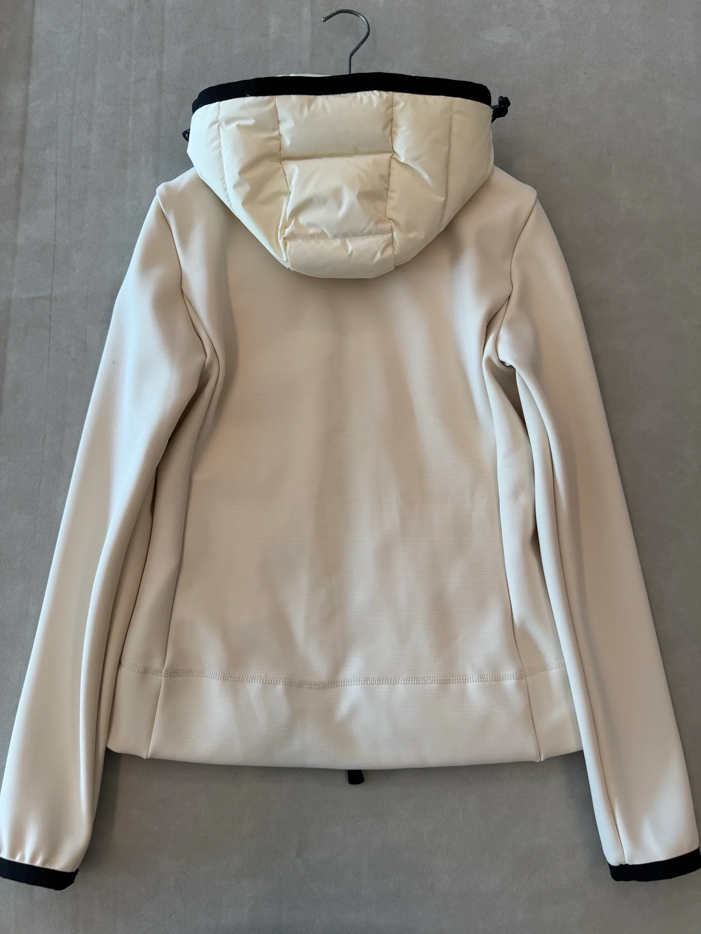 Куртки И Пуховики Женские Moncler 18491937