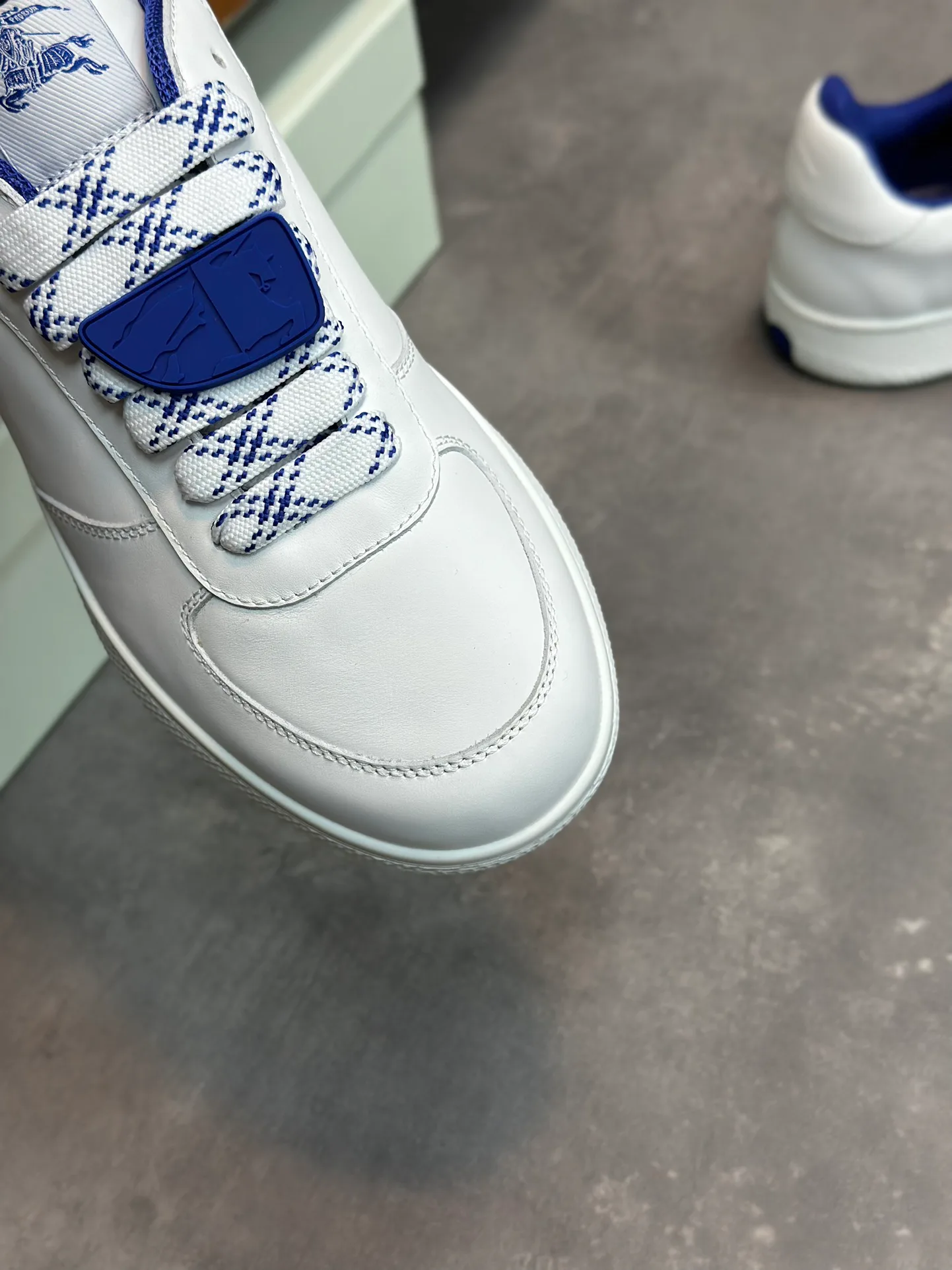 Кроссовки Женские Burberry 17420344