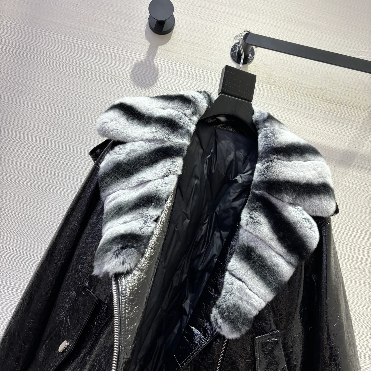 Кожаные Куртки И Дублёнки Женские Saint Laurent 562277