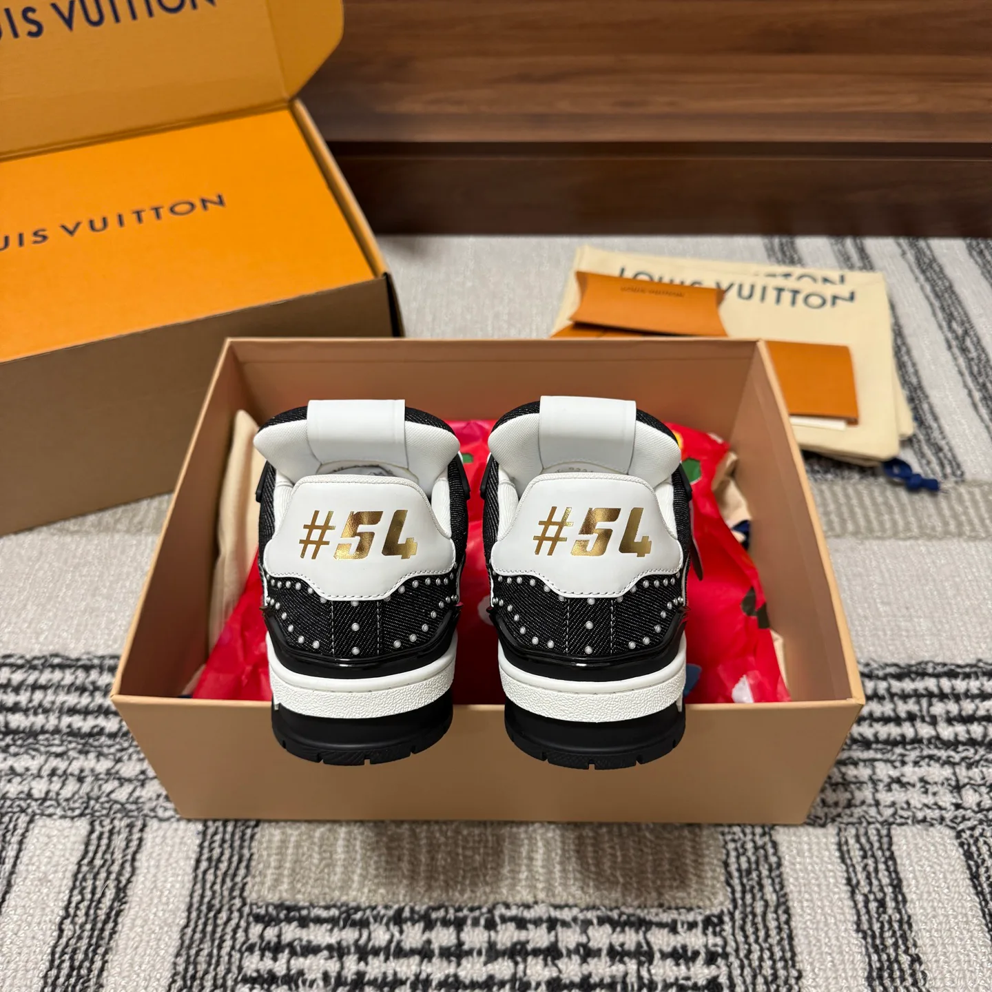 Кроссовки Женские Louis Vuitton 1546751