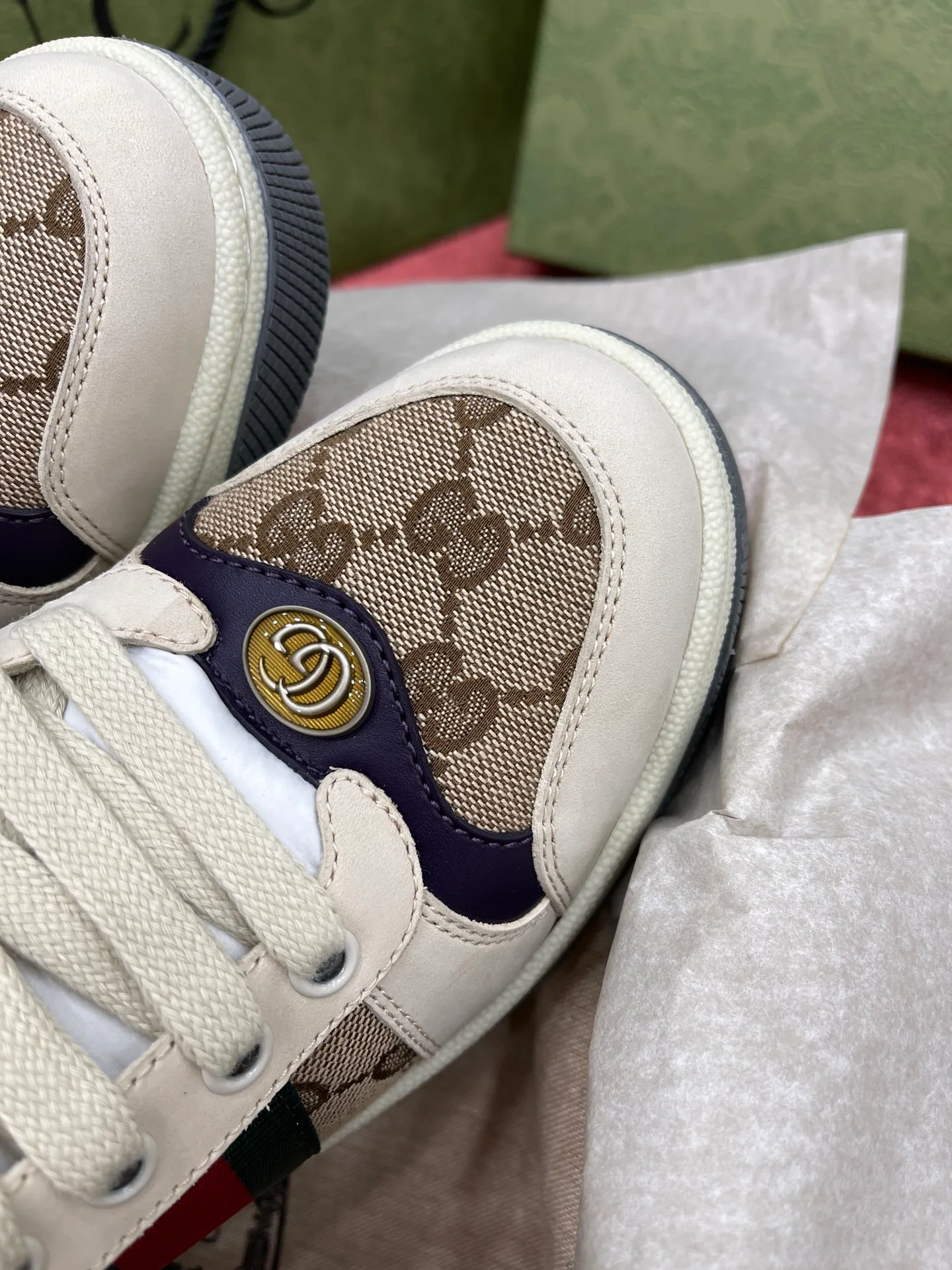 Кроссовки Женские Gucci 18995252