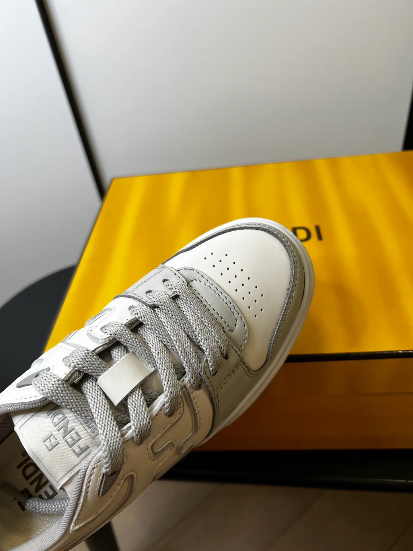 Кроссовки Женские Fendi 515274