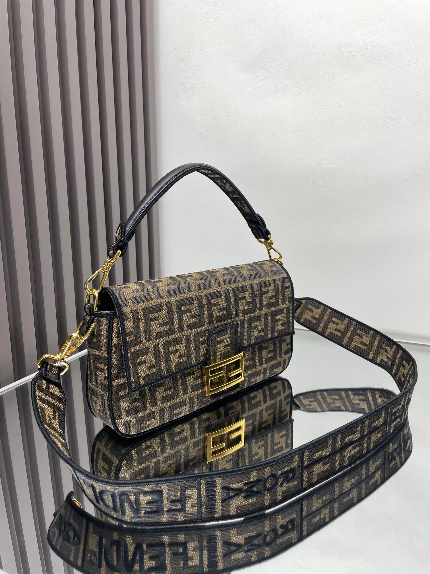 Классические Сумки Женские Fendi 13546249