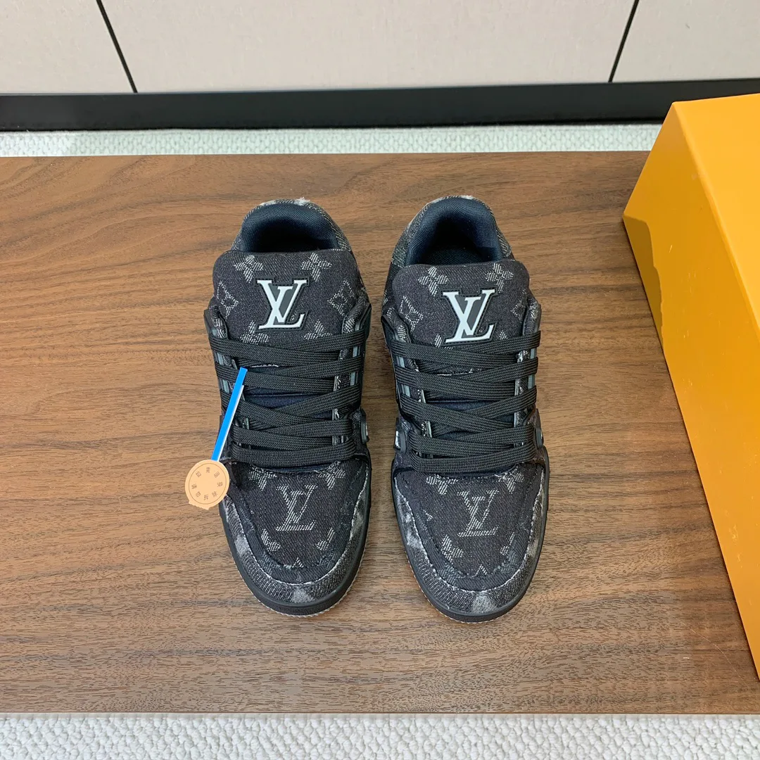 Кроссовки Женские Louis Vuitton 10236197