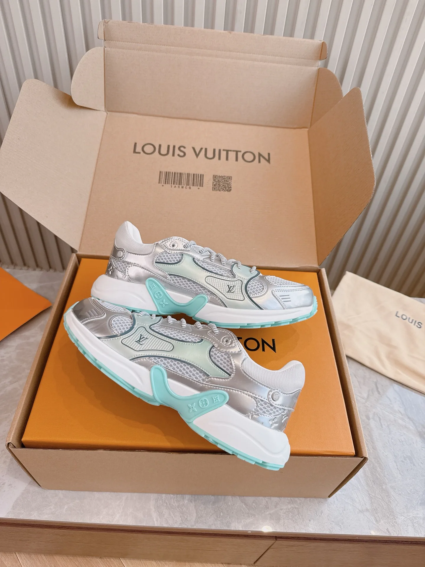 Кроссовки Мужские Louis Vuitton 8979805