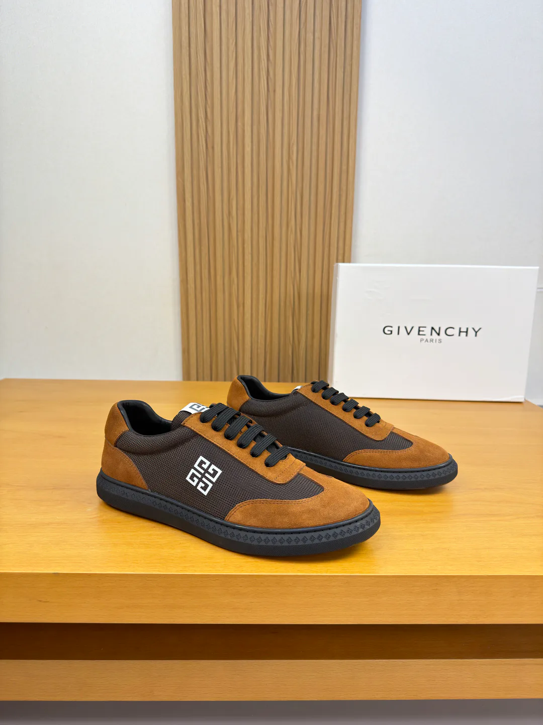 Кроссовки Женские Givenchy 18580624