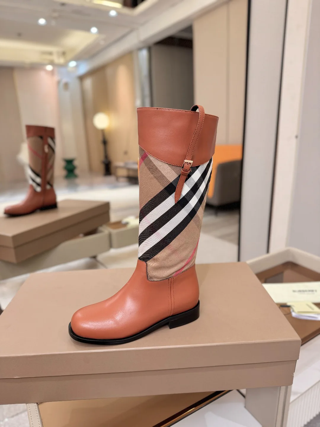 Сапоги Женские Burberry 20104744