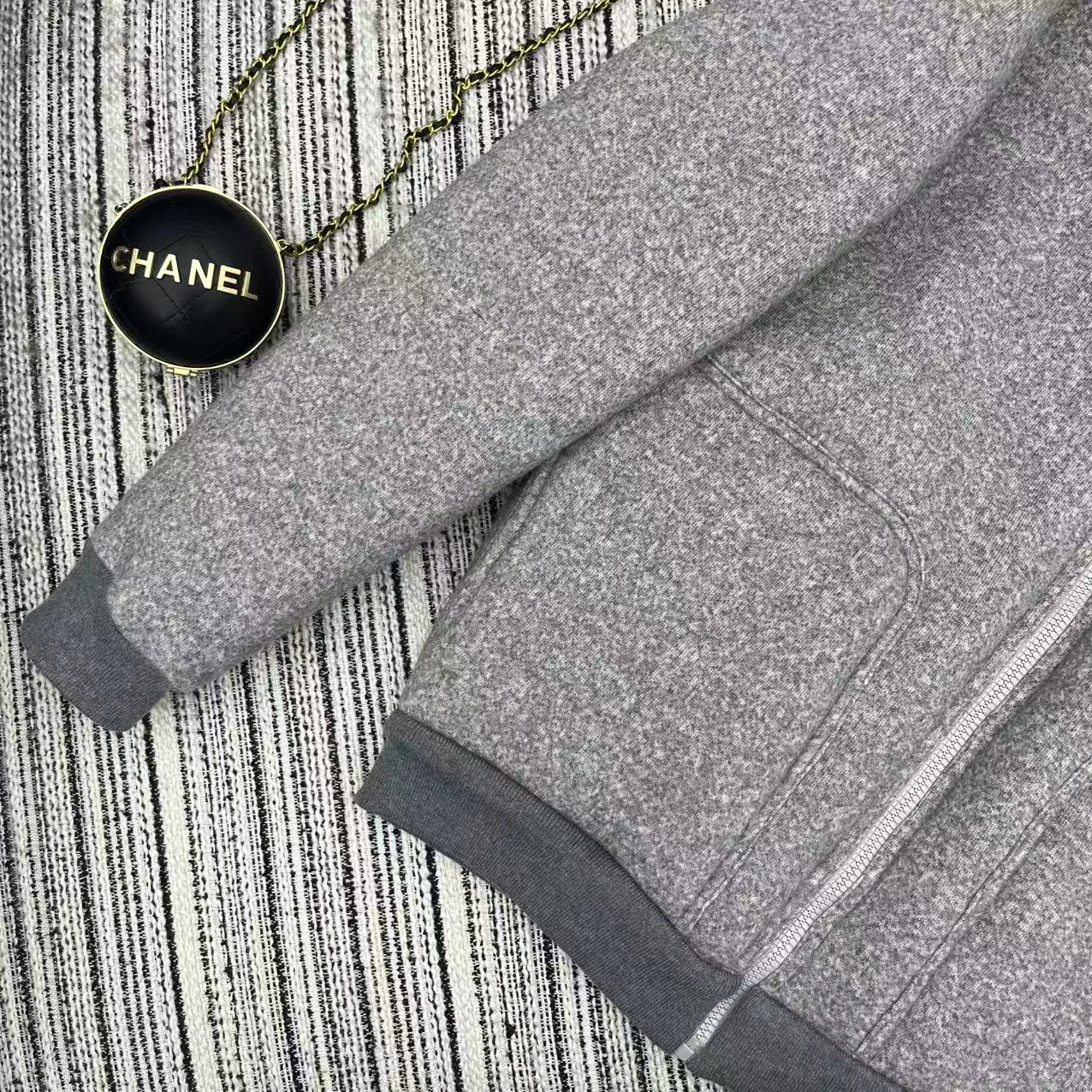 Куртки И Пуховики Женские Miu Miu 172595