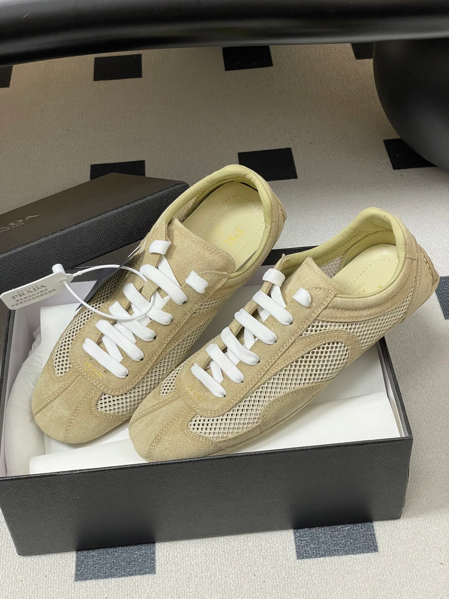 Кроссовки Женские Prada 12810924