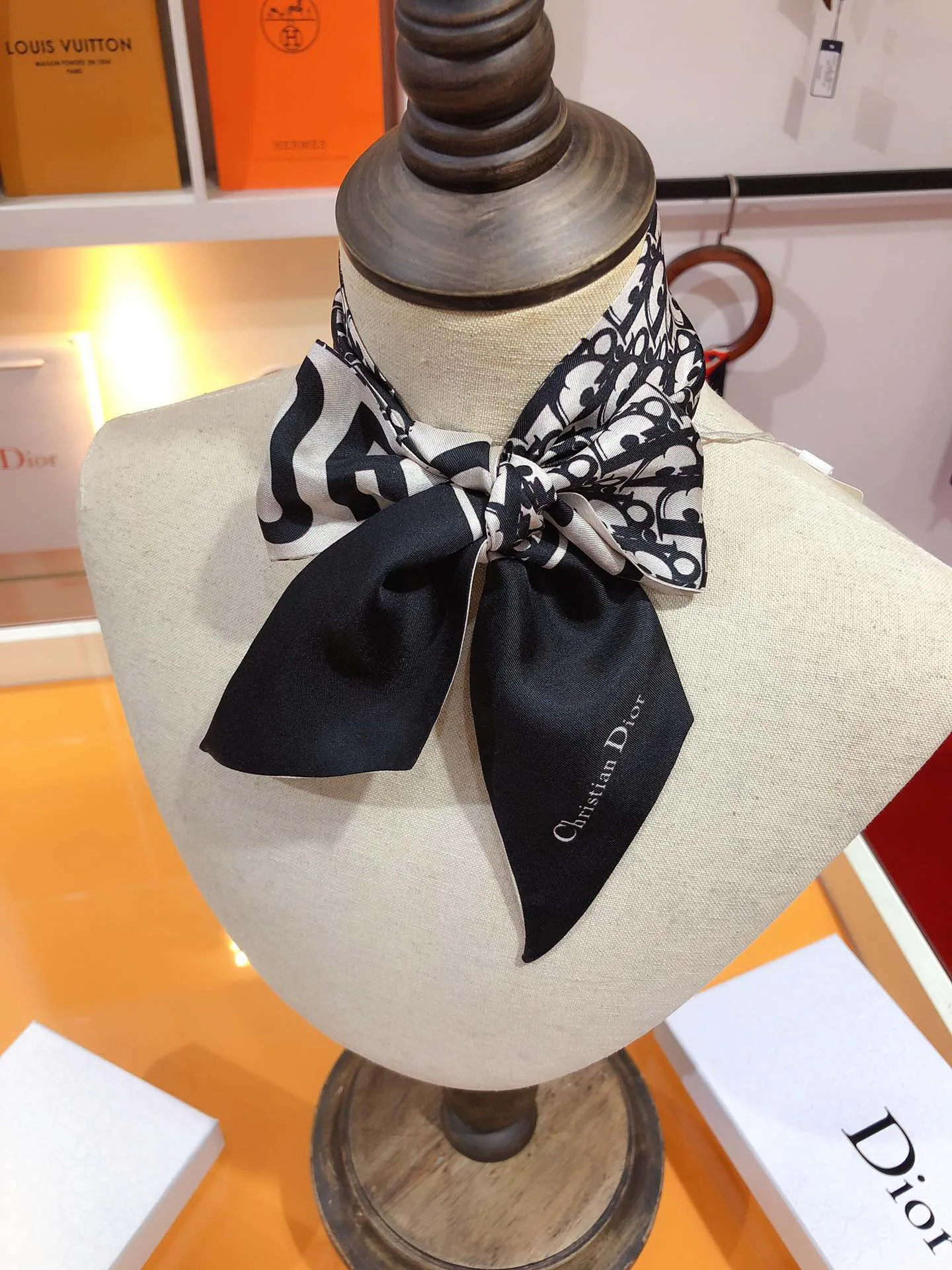 Платки Christian Dior 11882959