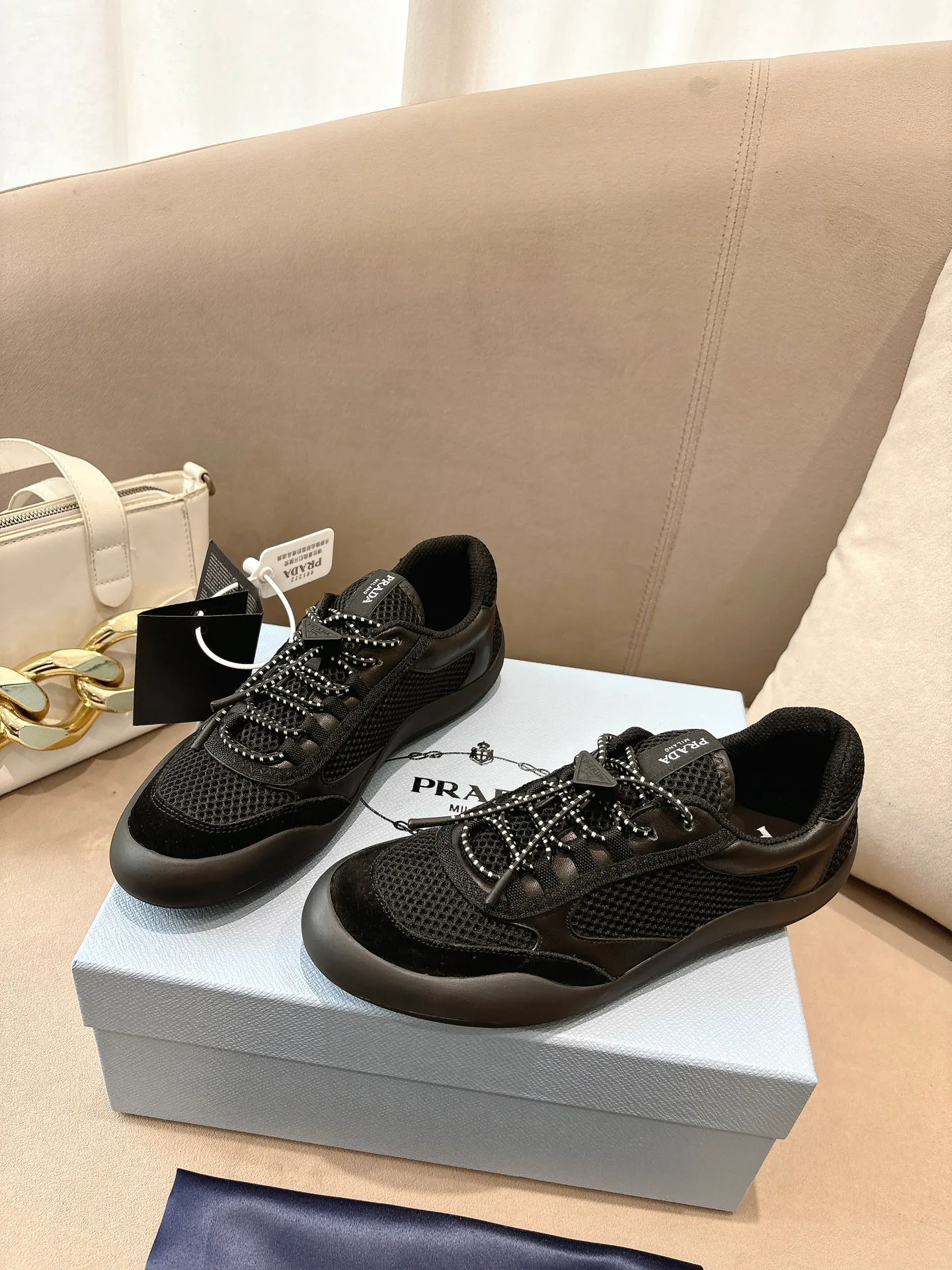 Кроссовки Мужские Prada 11410379