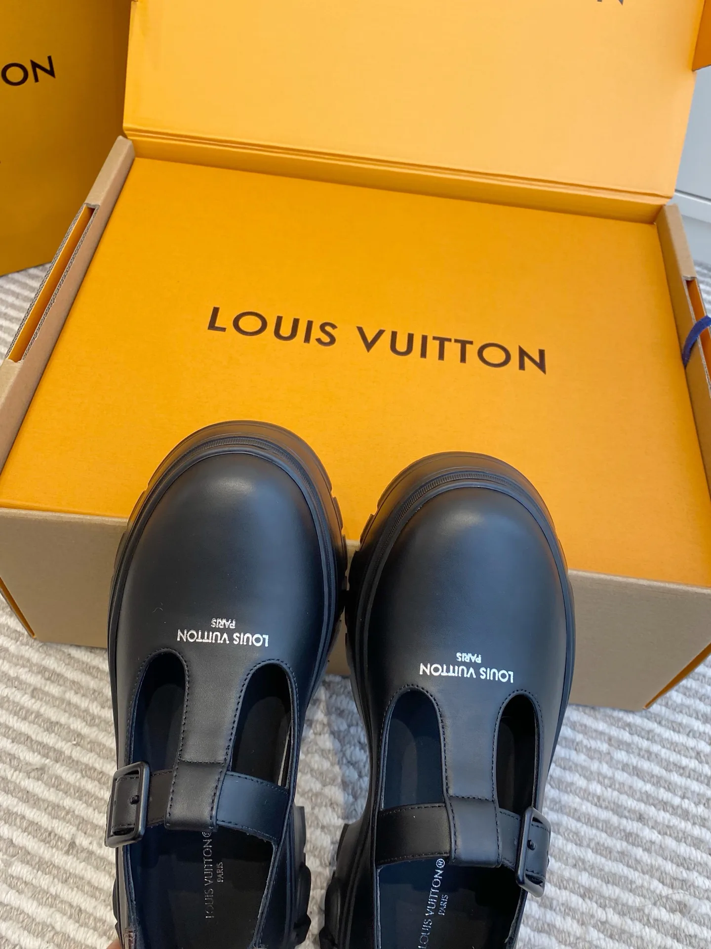 Туфли Женские Louis Vuitton 11304095