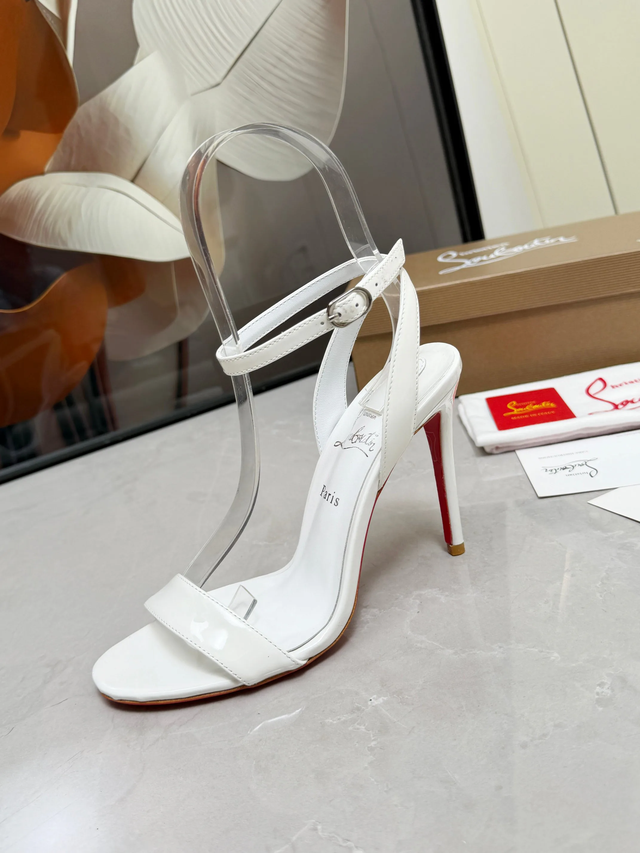 Босоножки Женские Christian Louboutin 18739801