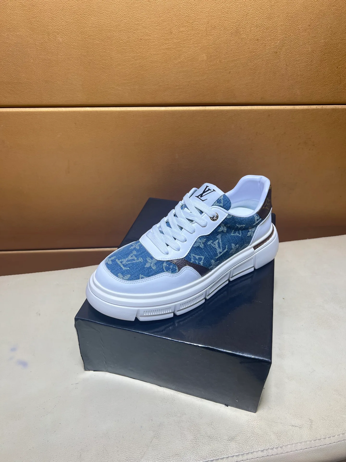 Кроссовки Мужские Louis Vuitton 11813237