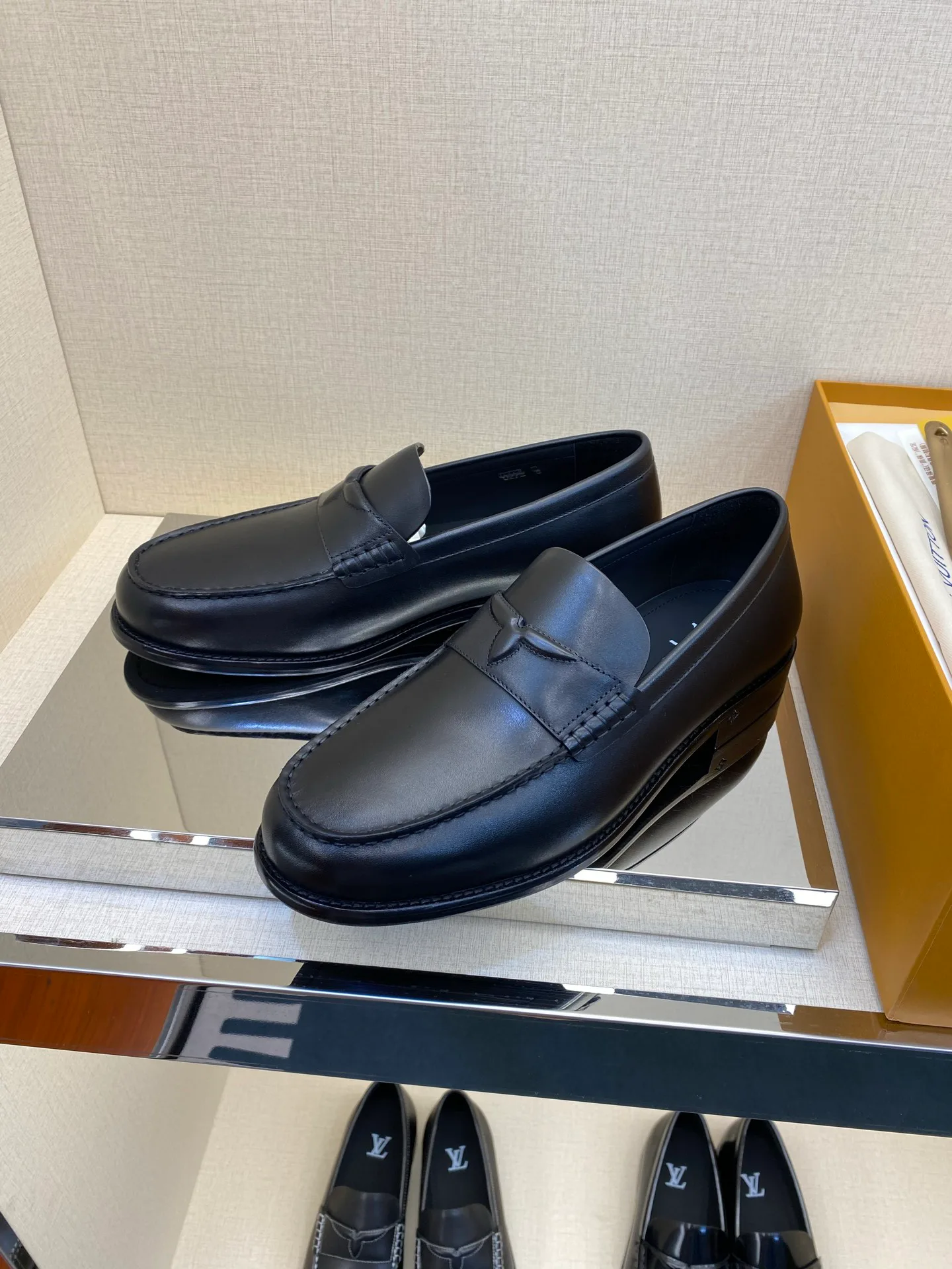 Лоферы И Туфли Мужские Louis Vuitton 17971742