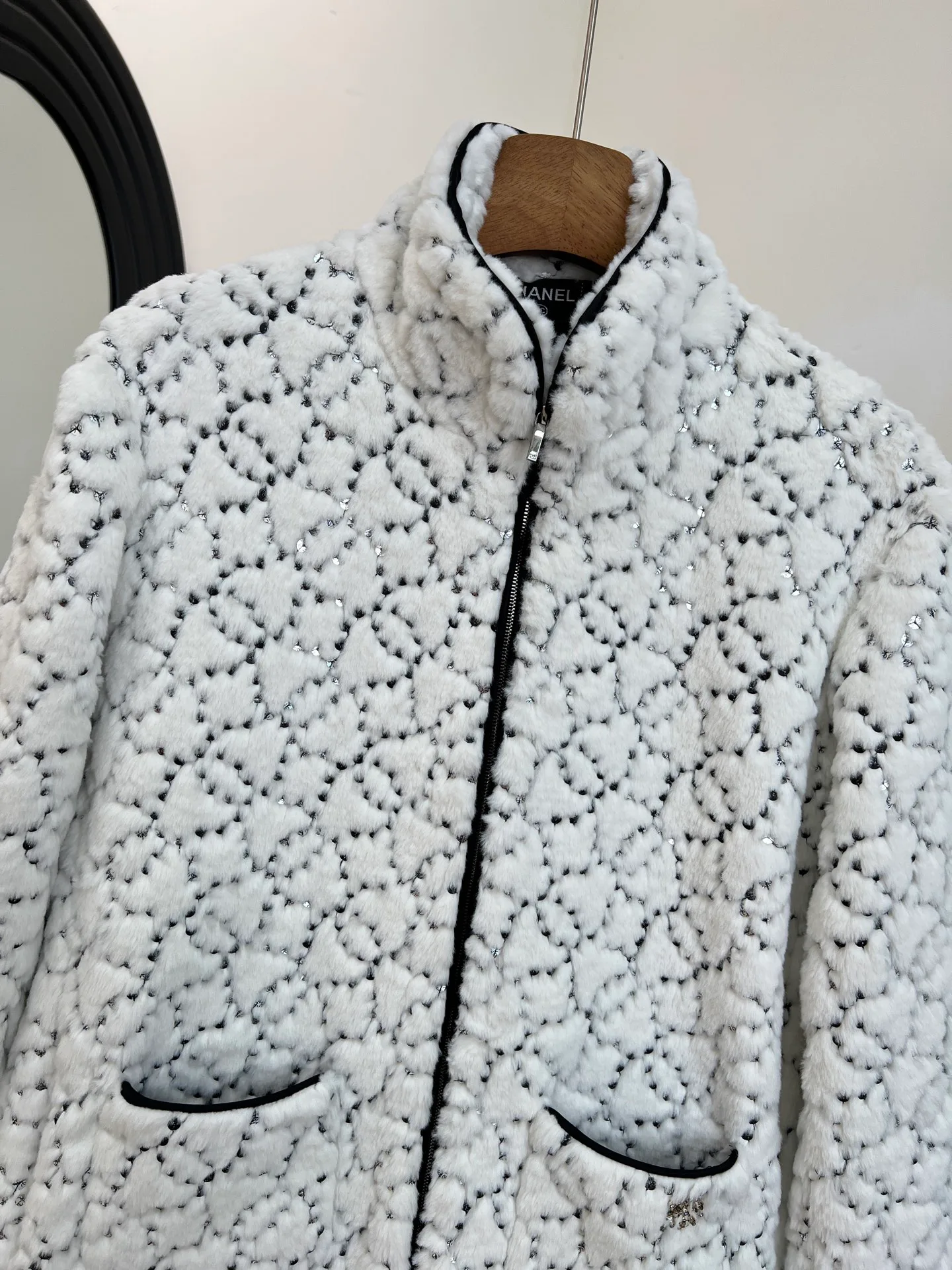 Куртки И Пуховики Женские Chanel 441557