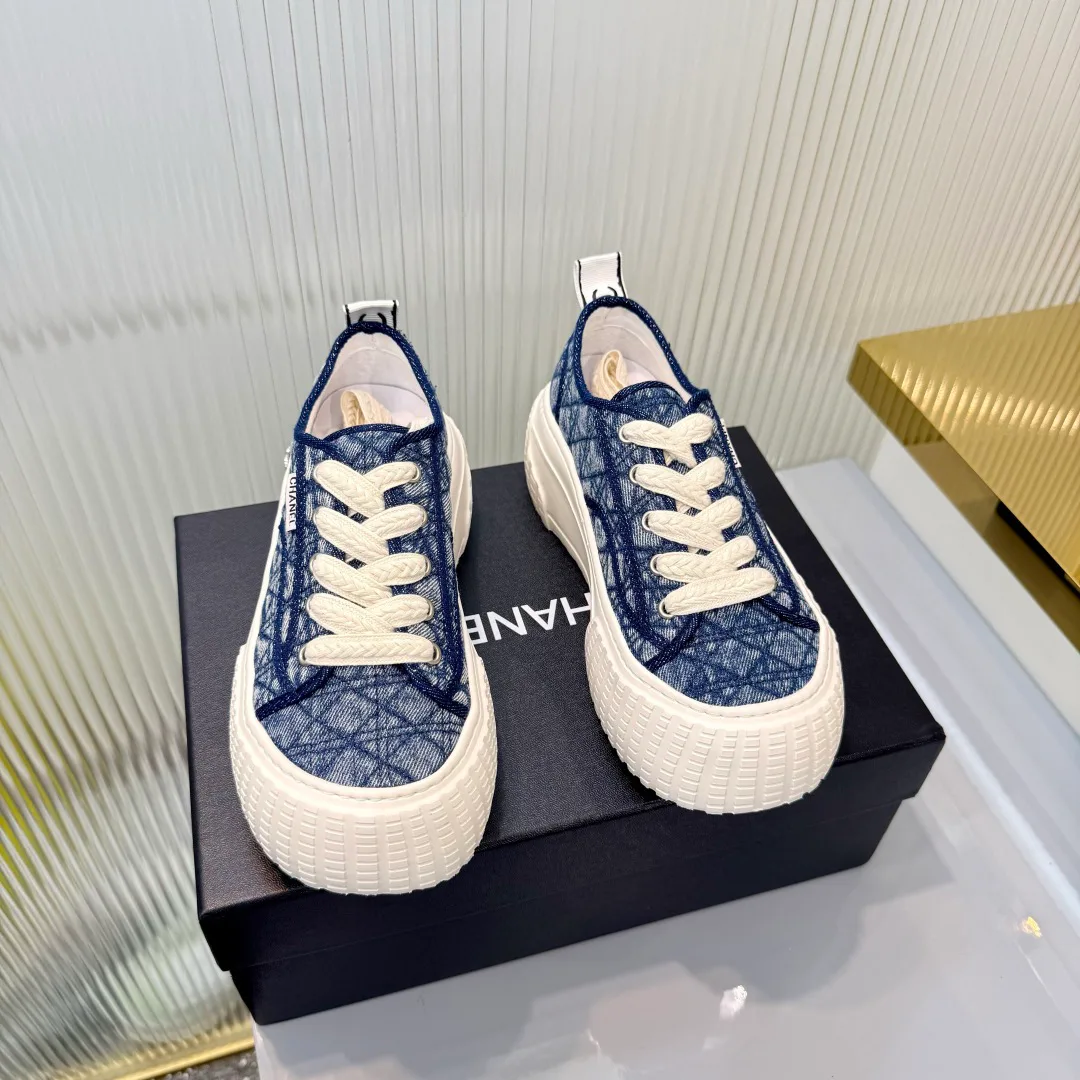 Кроссовки Женские Chanel 18366986