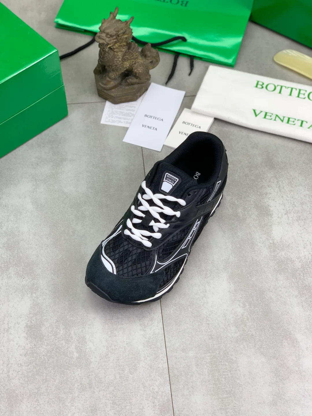 Кроссовки Женские Bottega Veneta 18365194