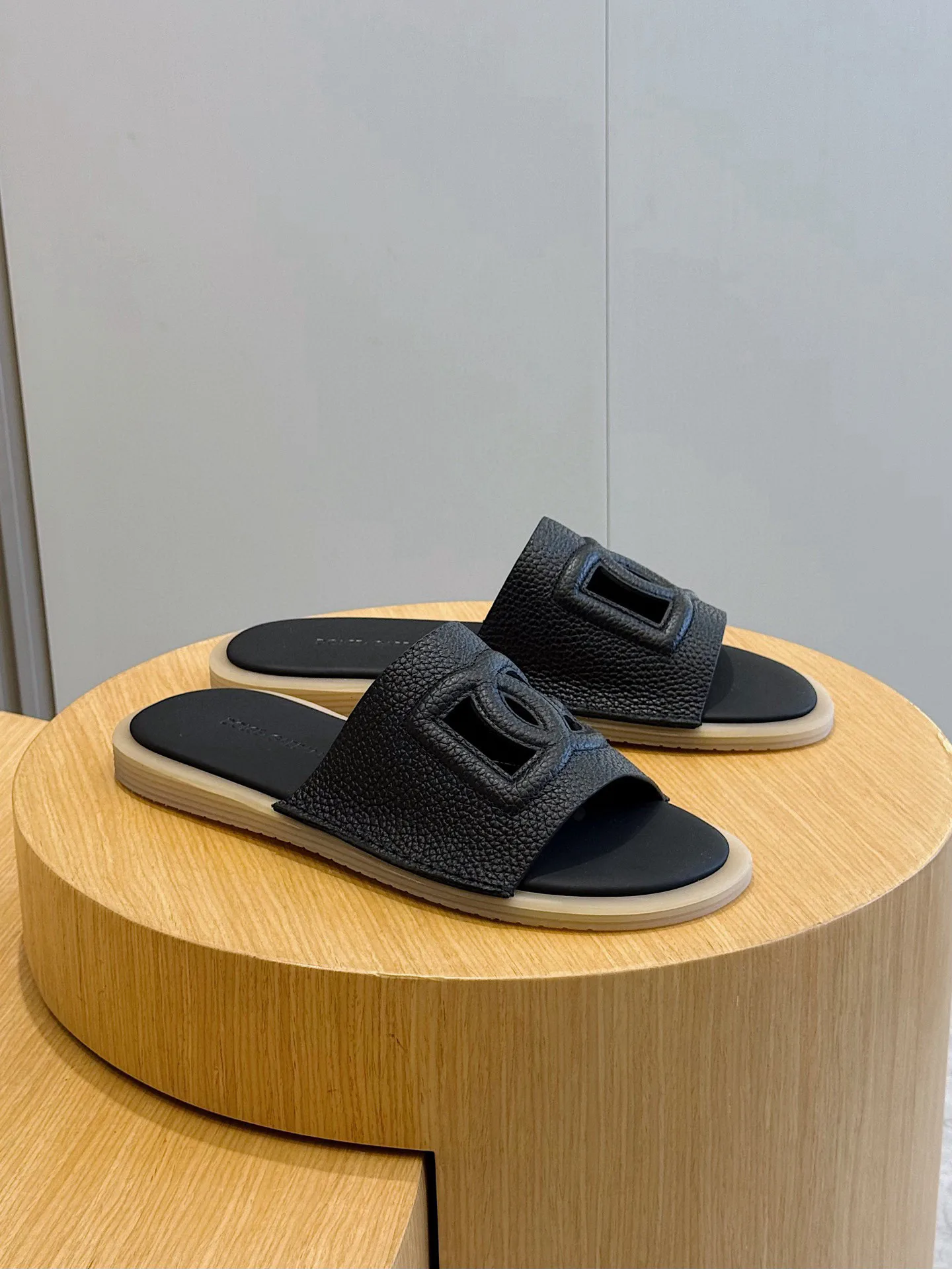 Шлепанцы Мужские Dolce & Gabbana 12768608