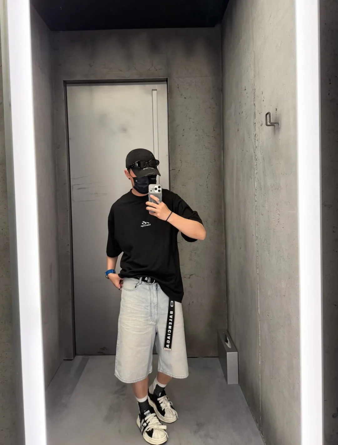 Джинсы Мужские Balenciaga 17468325