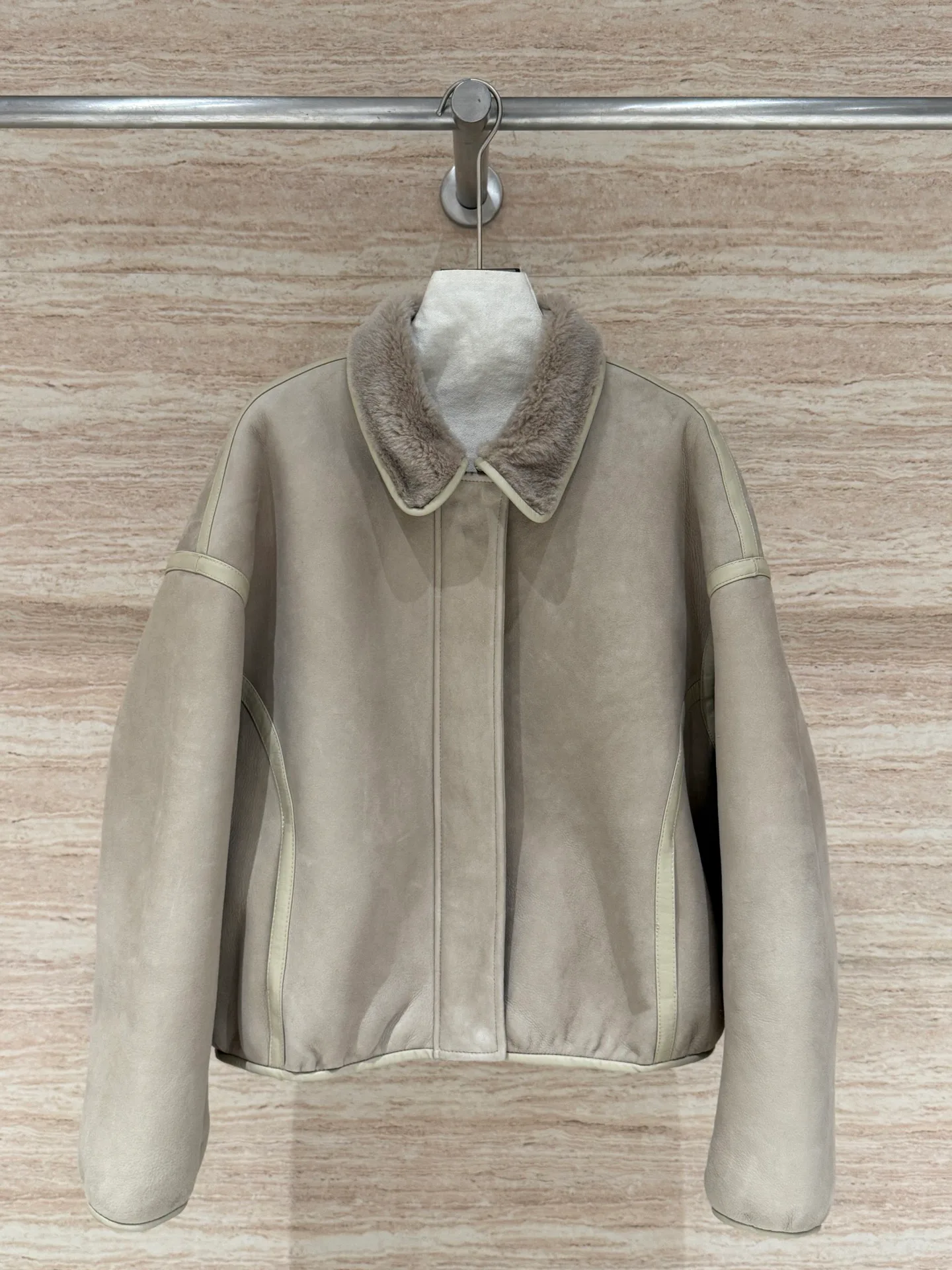 Кожаные Куртки И Дублёнки Женские Celine 2772629