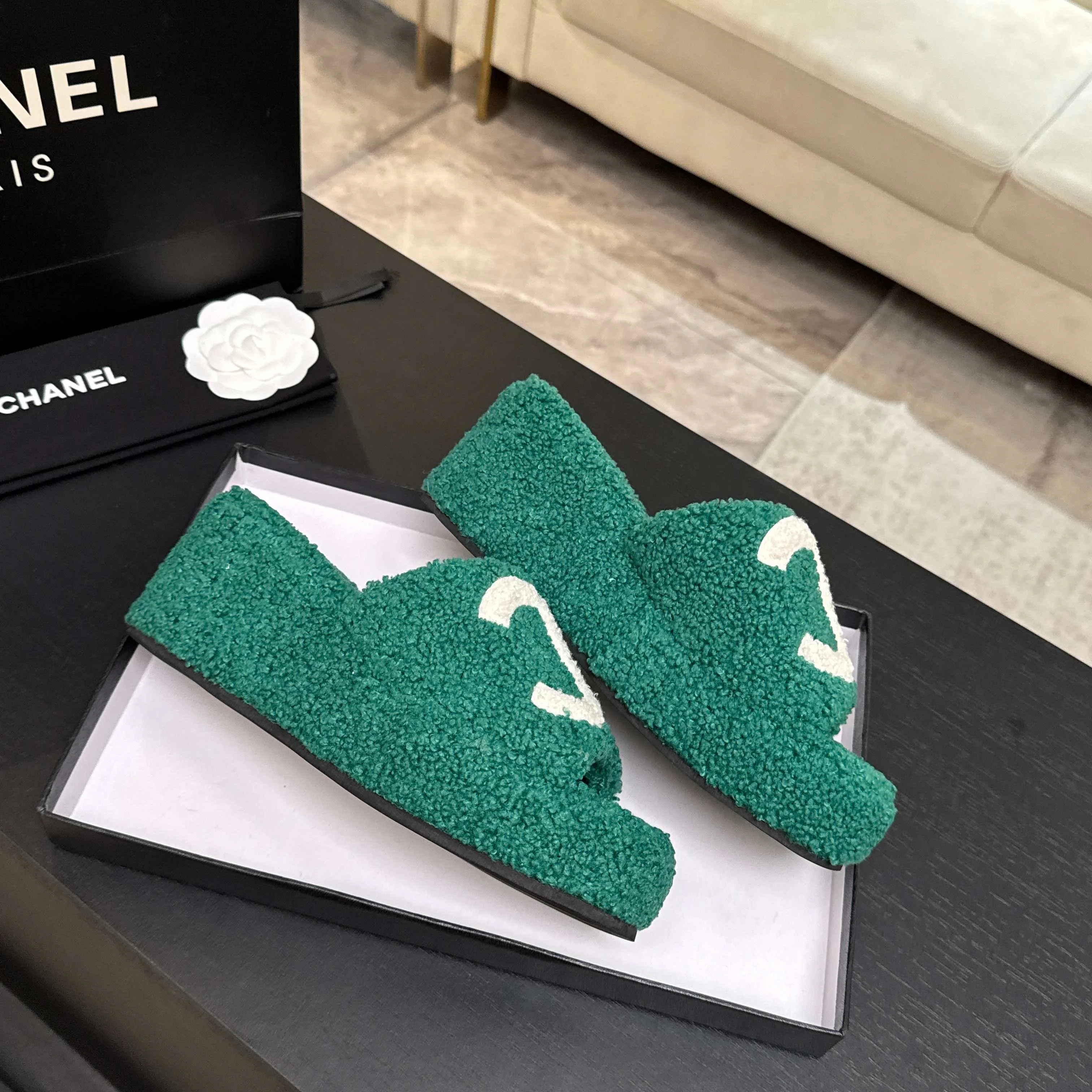 Тапочки Женские Chanel 18501001